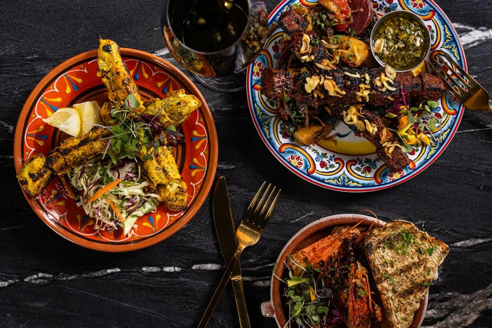 Restaurant/places to eat in Villa Royale