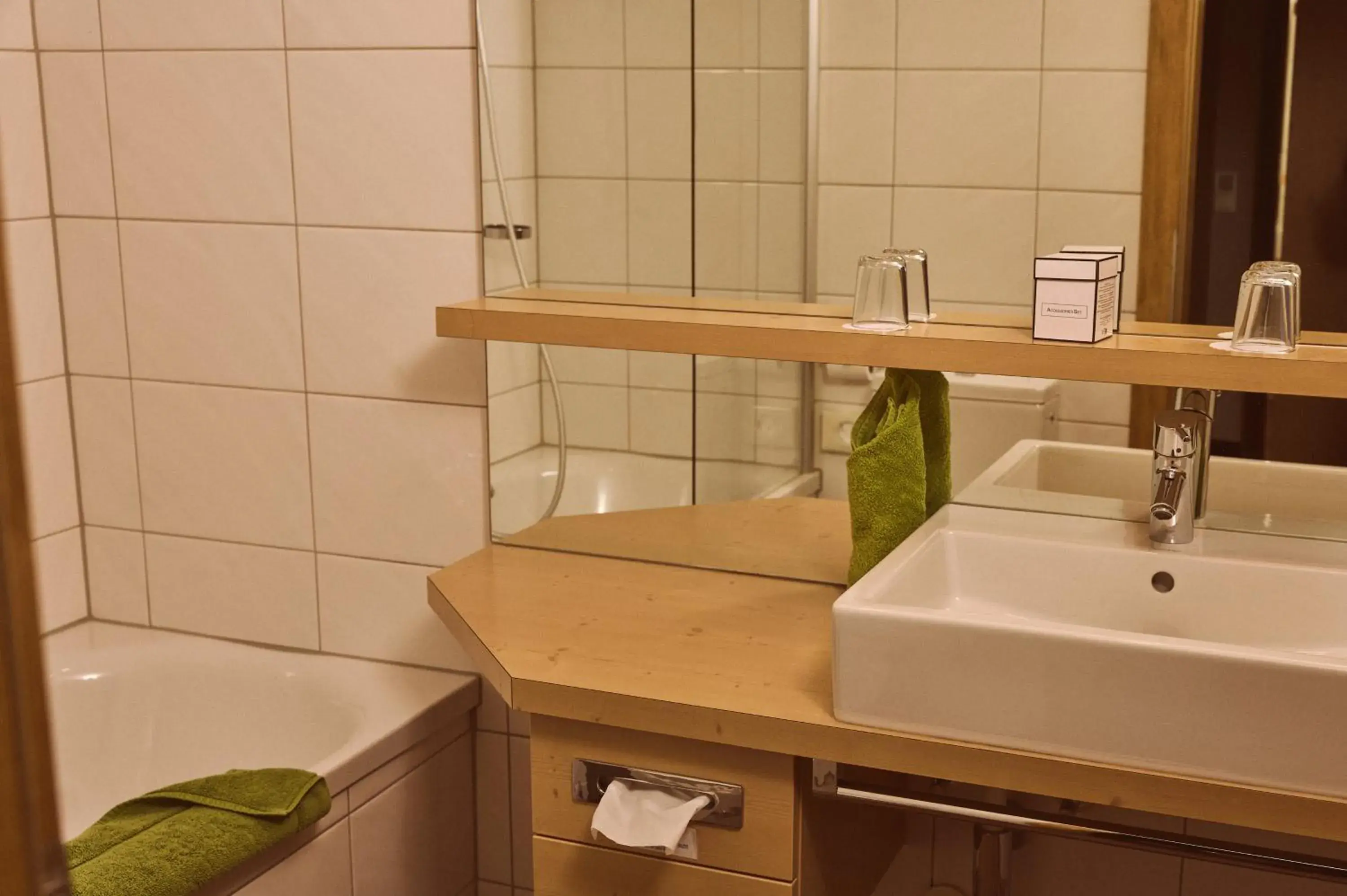 Double Room with Shower or Bathtub and Garden View in Hotel Sonnalp Double Room with Shower or Bathtub and Garden View in Hotel Sonnalp