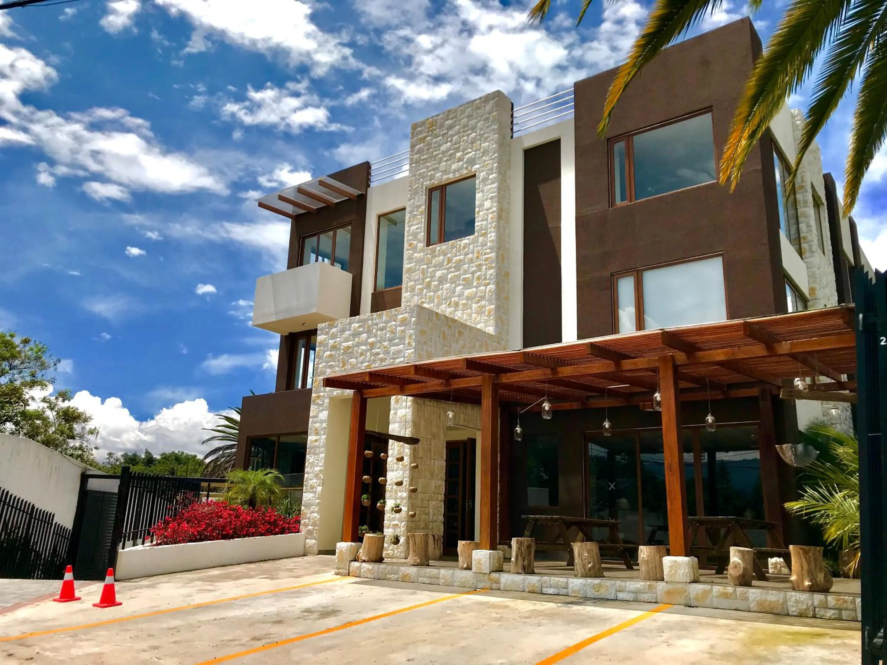 Restaurant/places to eat in Ilalo Garden Hotel & Restaurant