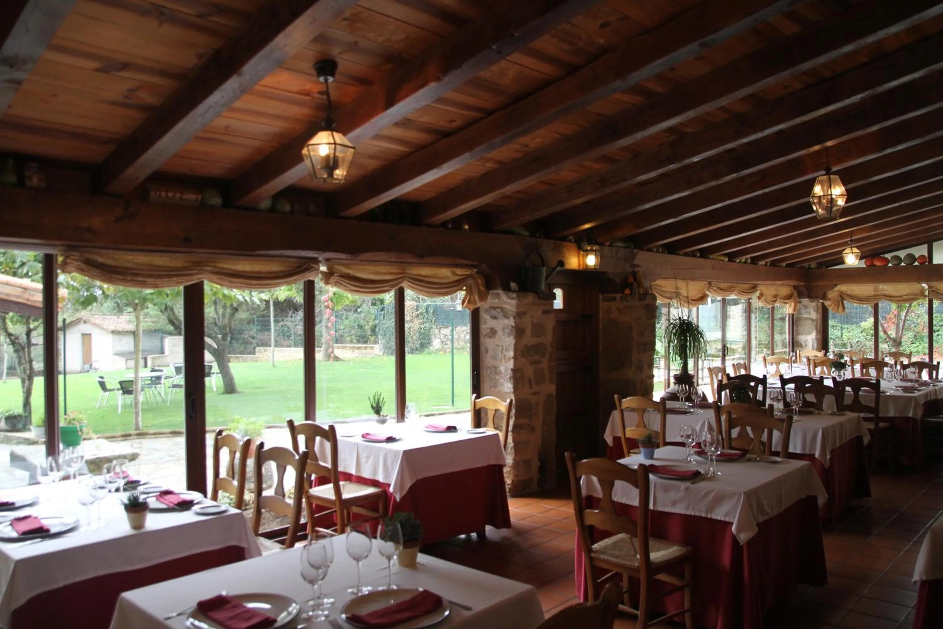 Restaurant/places to eat in Sierra Quilama -TOP 3 en Alojamientos-Junto a La ALBERCA