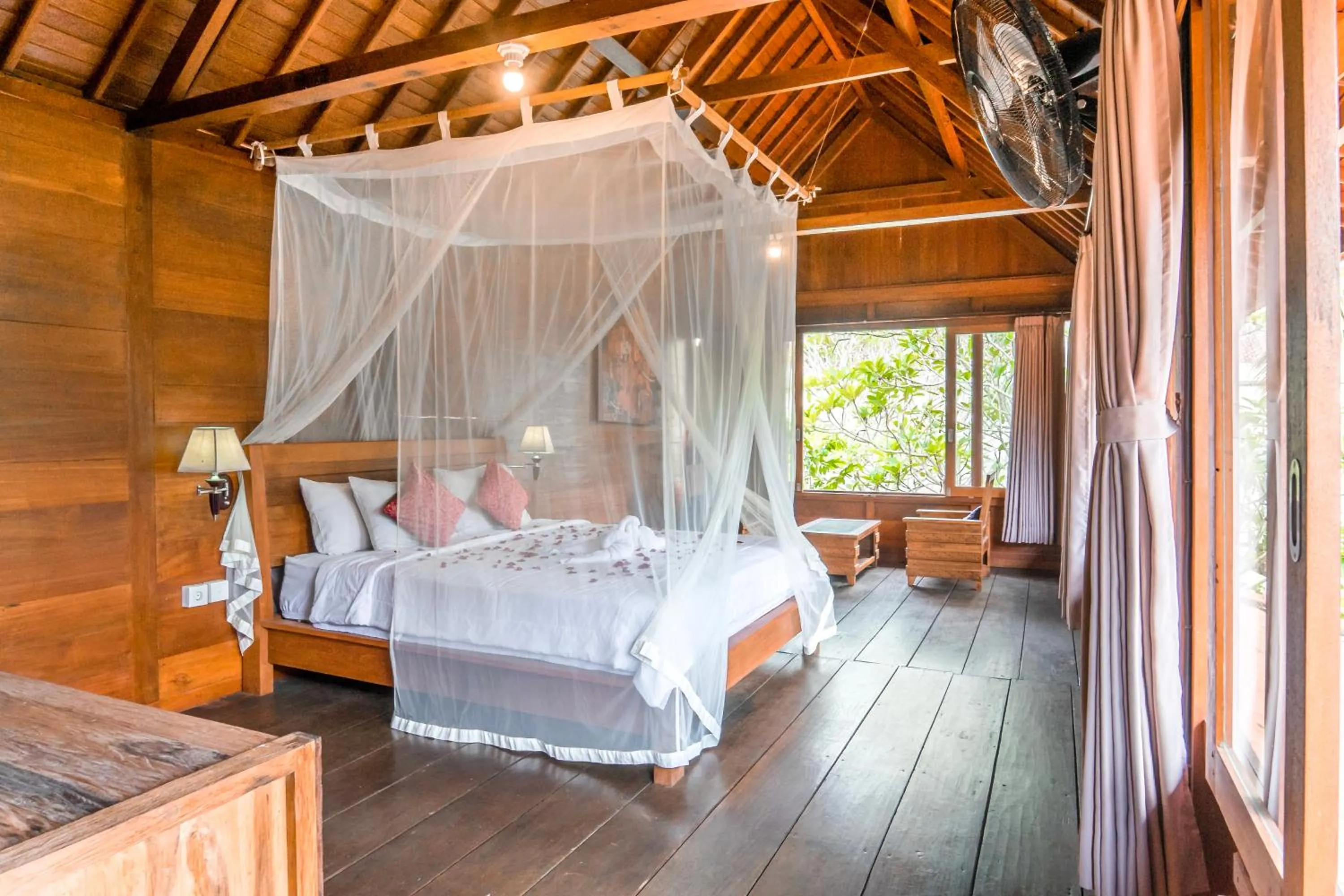 Bed in Sari Bamboo Bungalows
