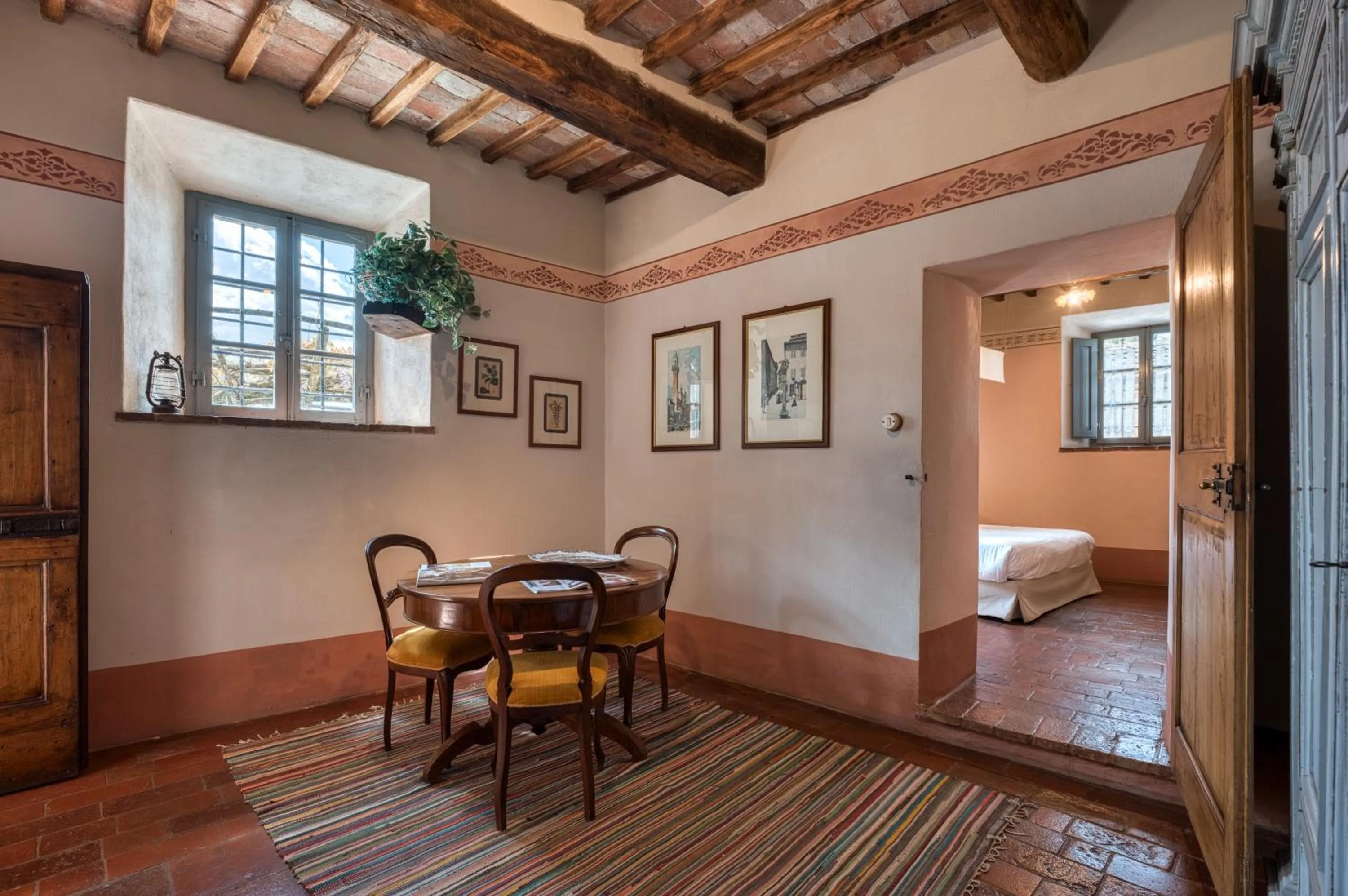 Communal lounge/ TV room, Bed in Borgo Argenina