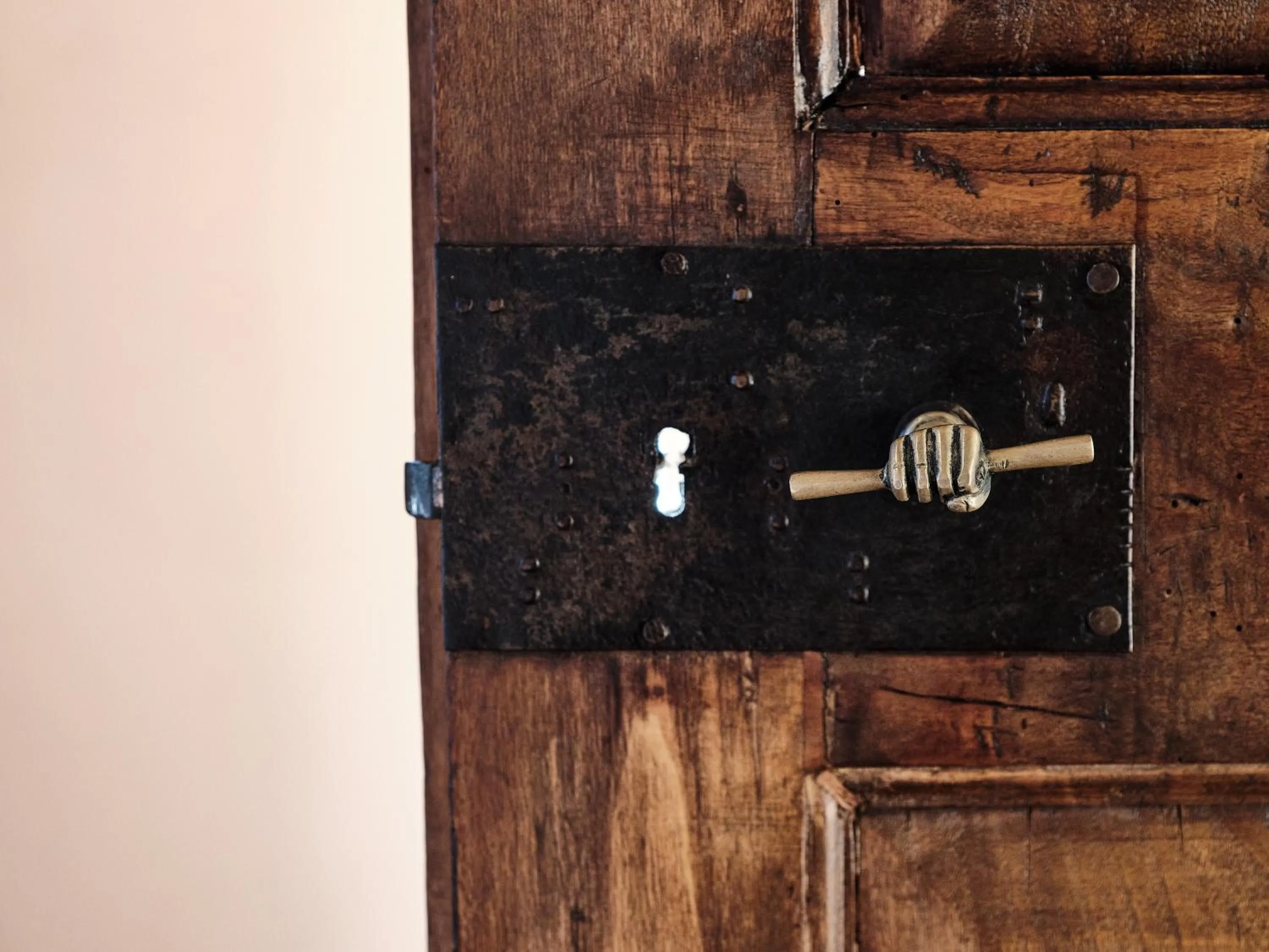 Decorative detail in Borgo Argenina