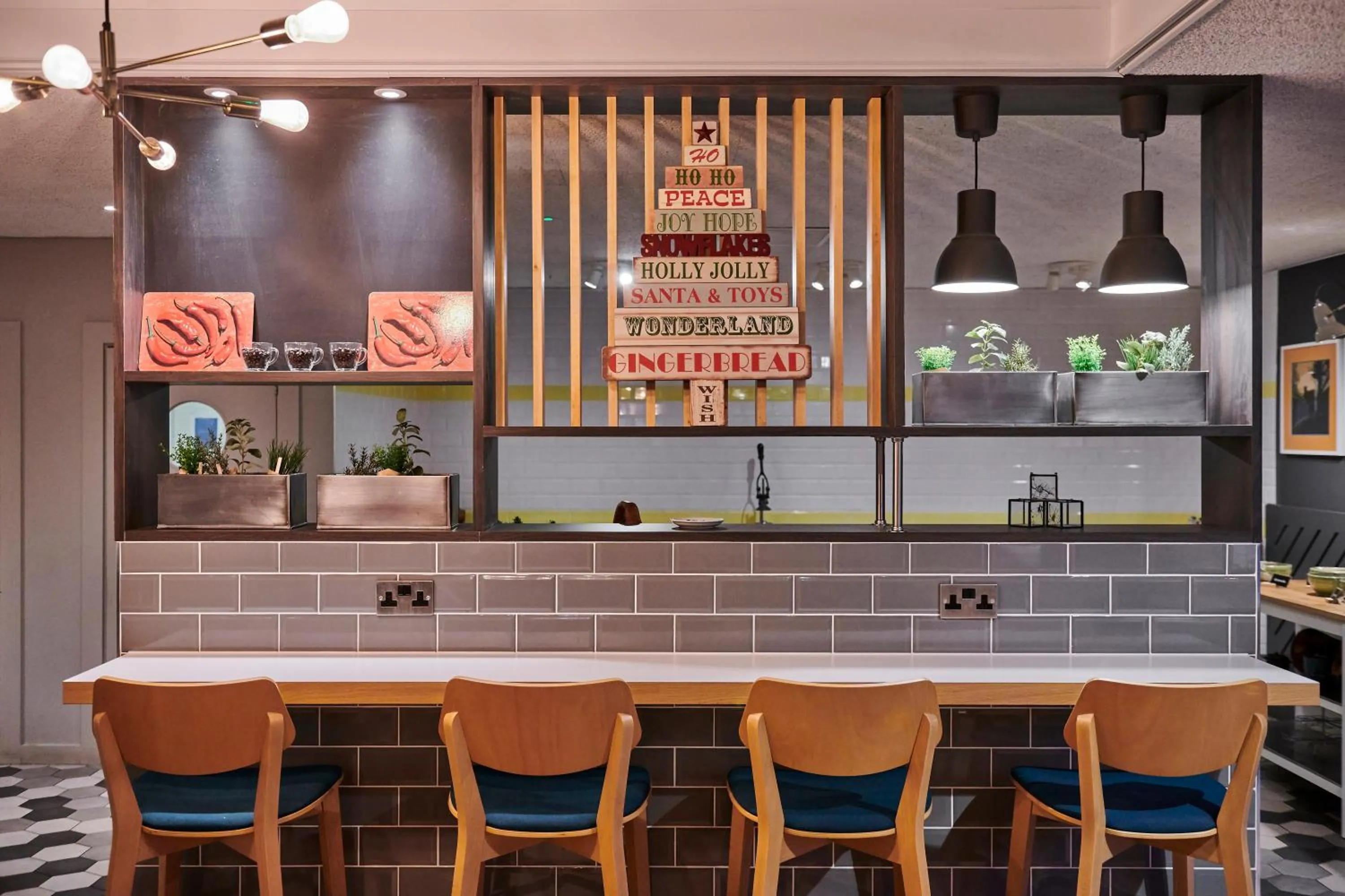 Restaurant/places to eat in Holiday Inn Taunton M5, Jct25 by IHG