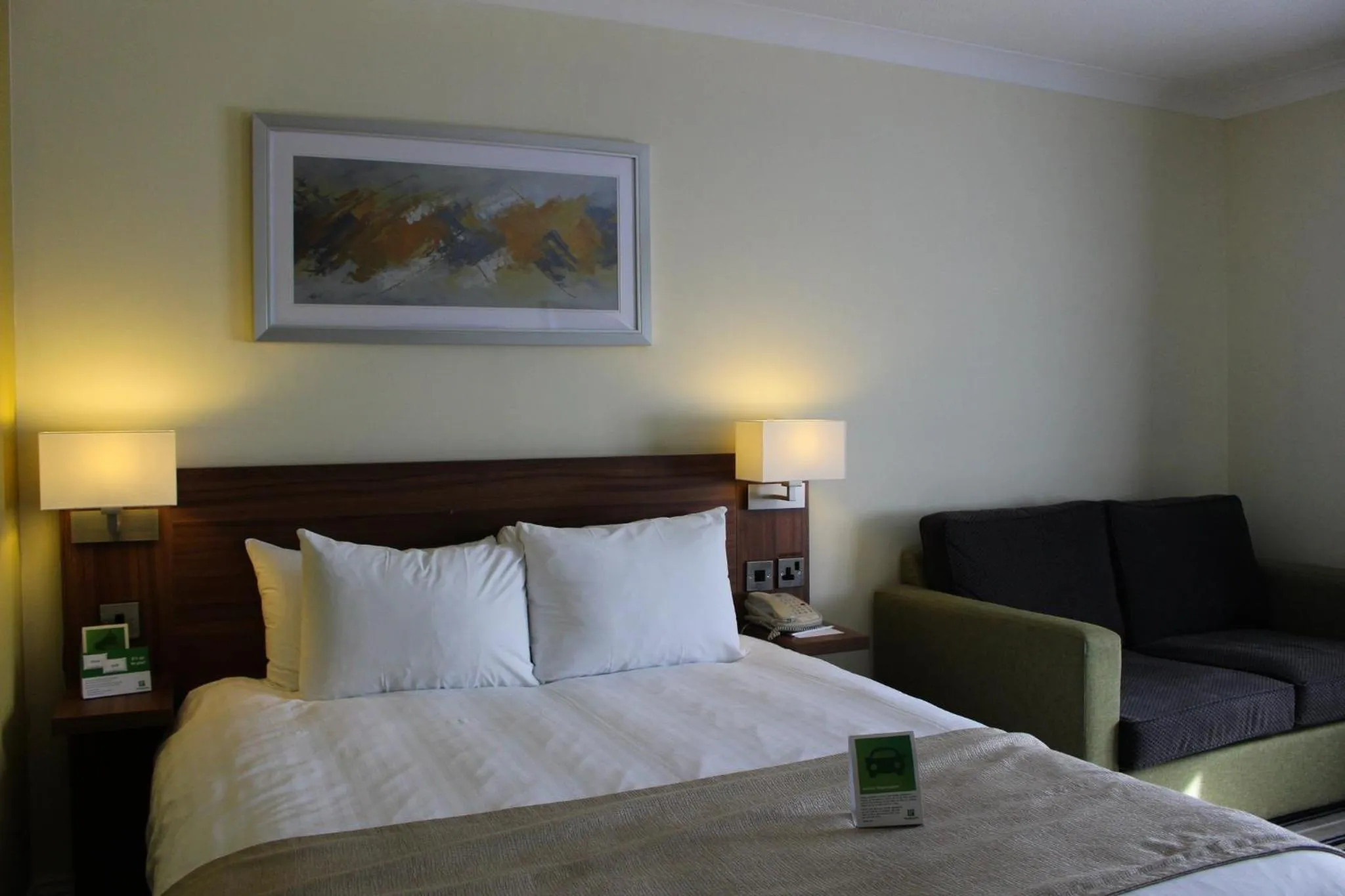 Photo of the whole room, Bed in Holiday Inn Taunton M5, Jct25 by IHG