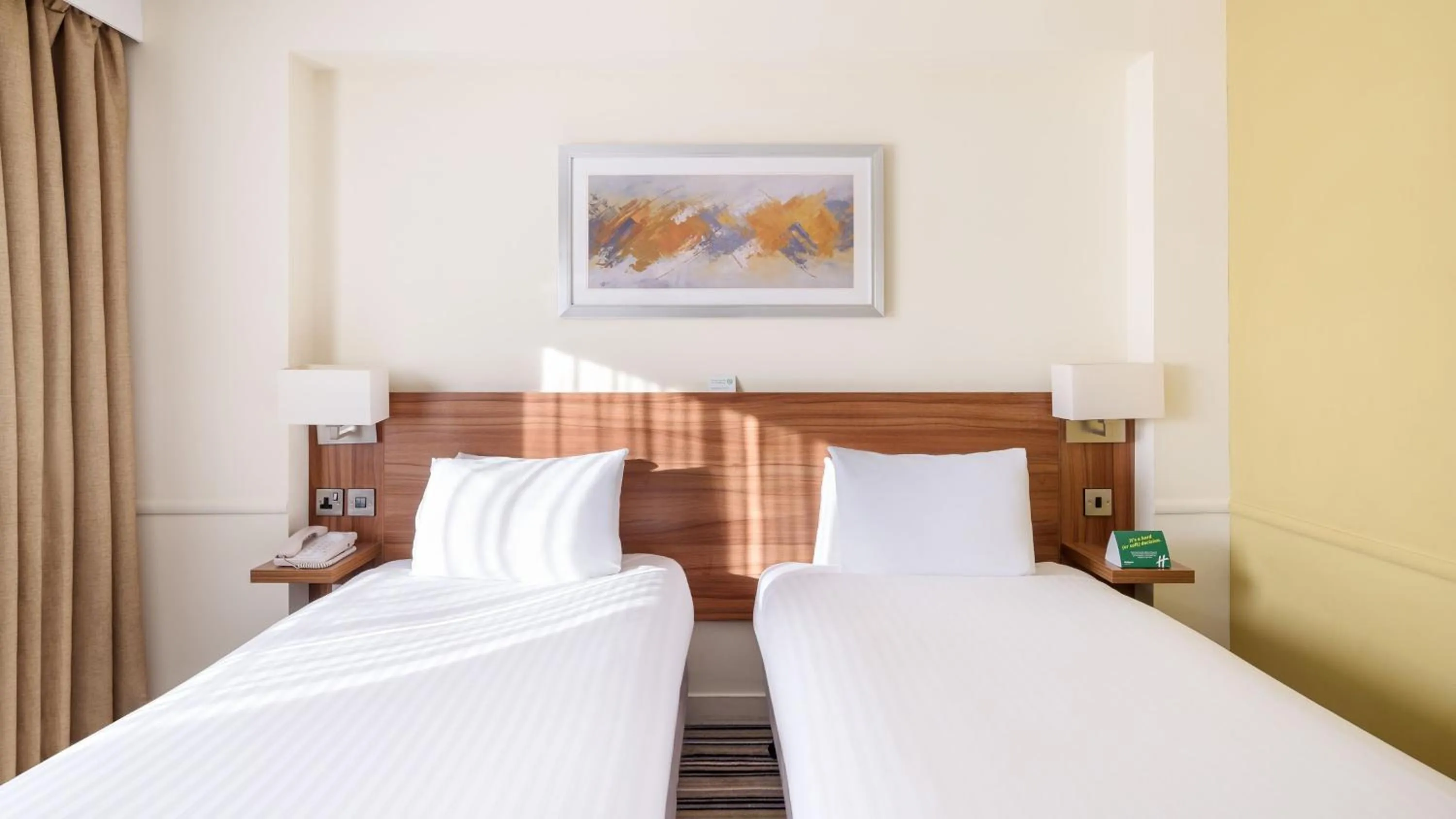 Photo of the whole room, Bed in Holiday Inn Taunton M5, Jct25 by IHG