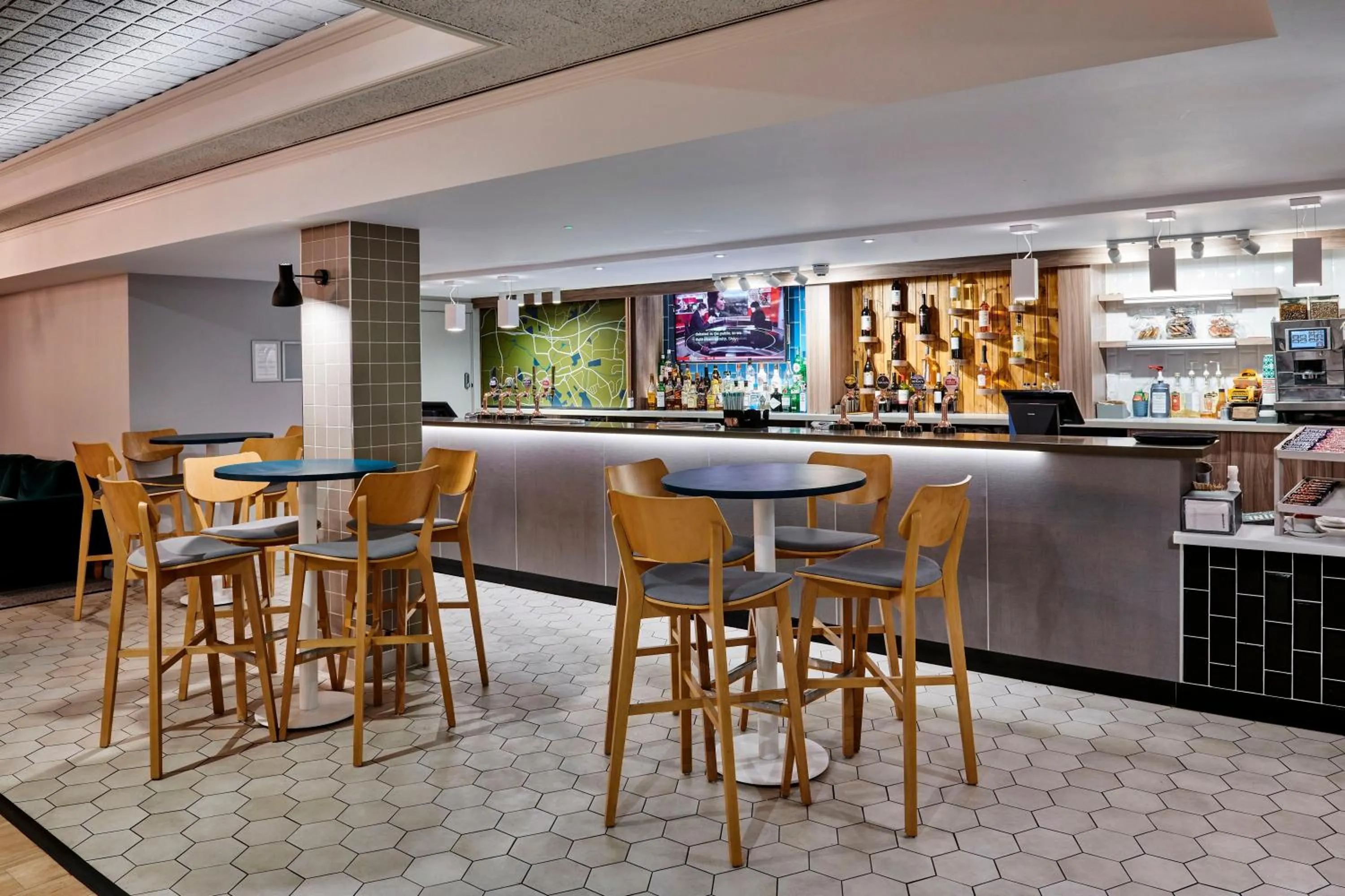 Restaurant/places to eat in Holiday Inn Taunton M5, Jct25 by IHG