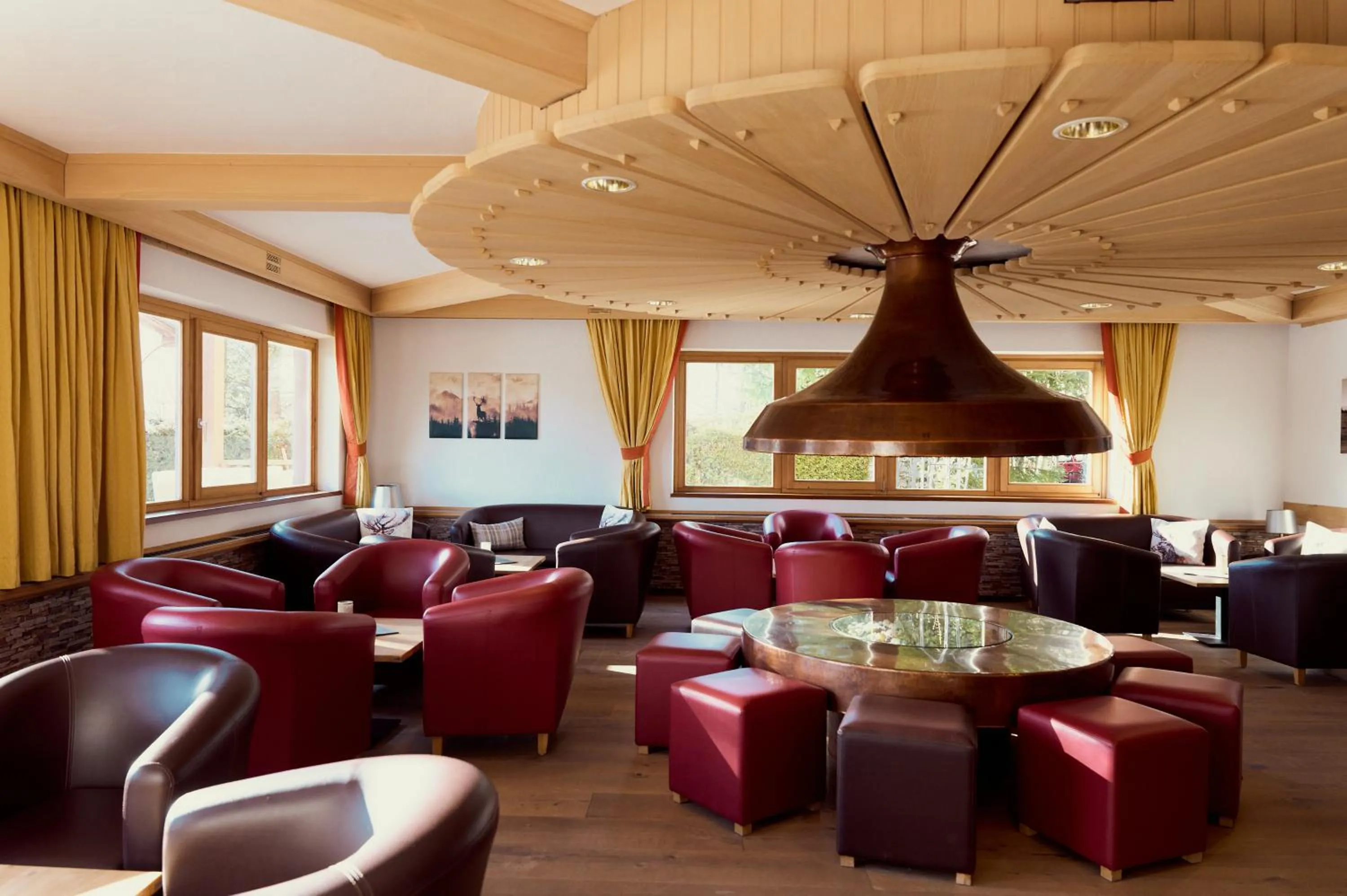 Restaurant/places to eat in Parkhotel Kirchberg