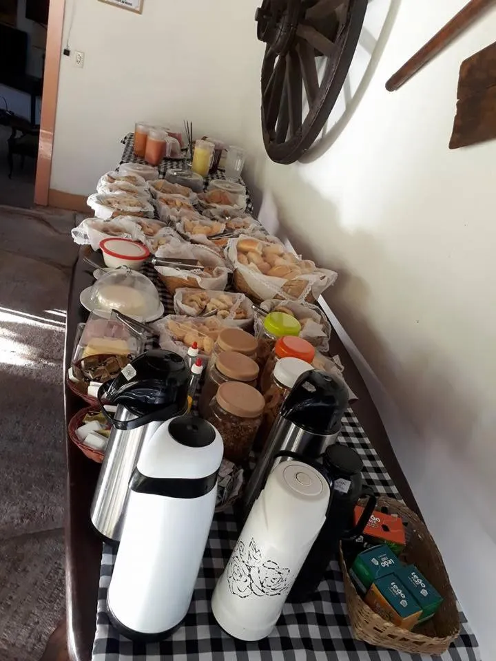Buffet breakfast in Pousada Pouso do Frade