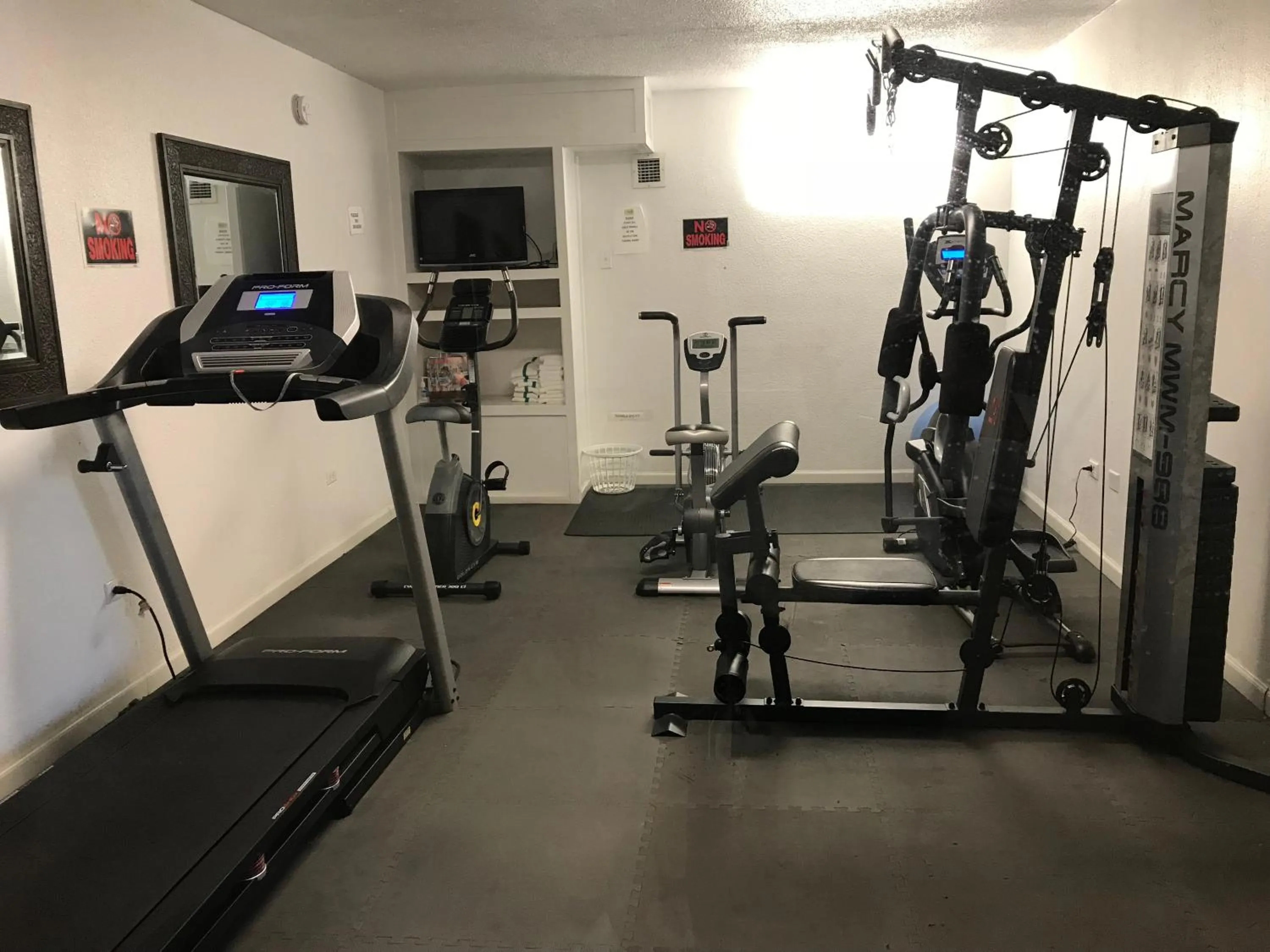 Fitness centre/facilities in Carmel Inn and Suites Thibodaux