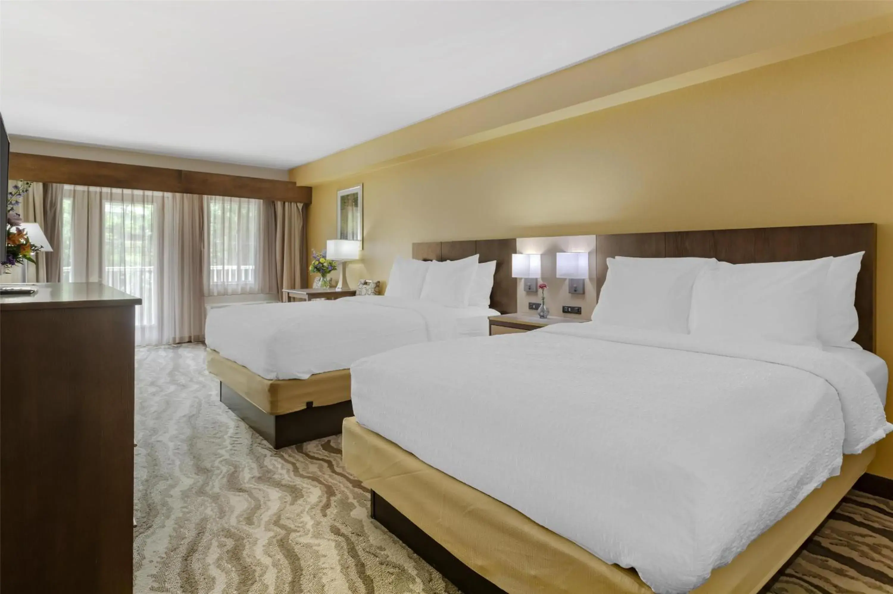 Queen Suite with Two Queen Beds with Roll-In Shower - Non-Smoking in Best Western Plus River Escape Sylva / Dillsboro Queen Suite with Two Queen Beds with Roll-In Shower - Non-Smoking in Best Western Plus River Escape Sylva / Dillsboro