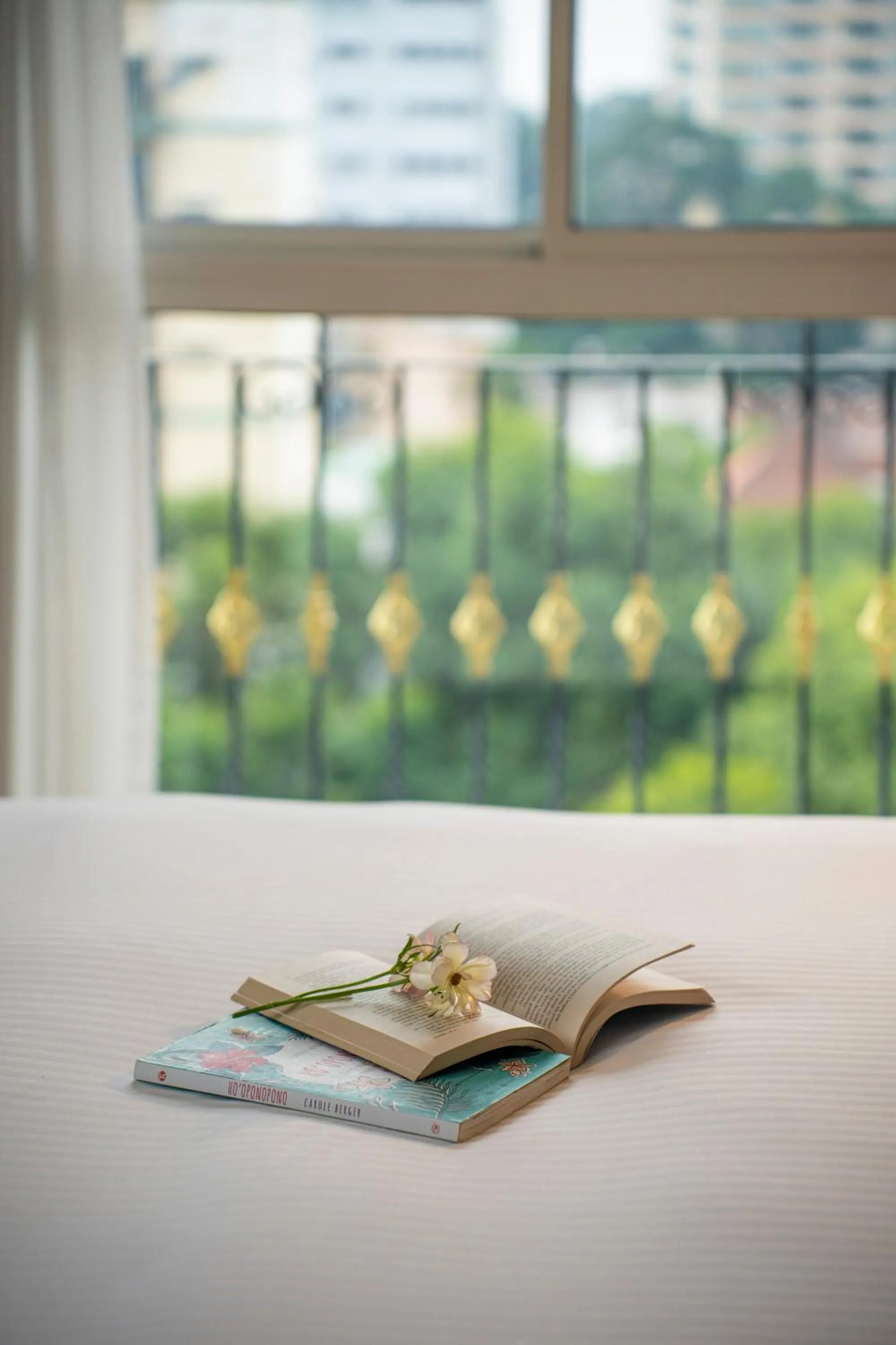 Bed in T-Ritz Saigon Hotel & Apartment