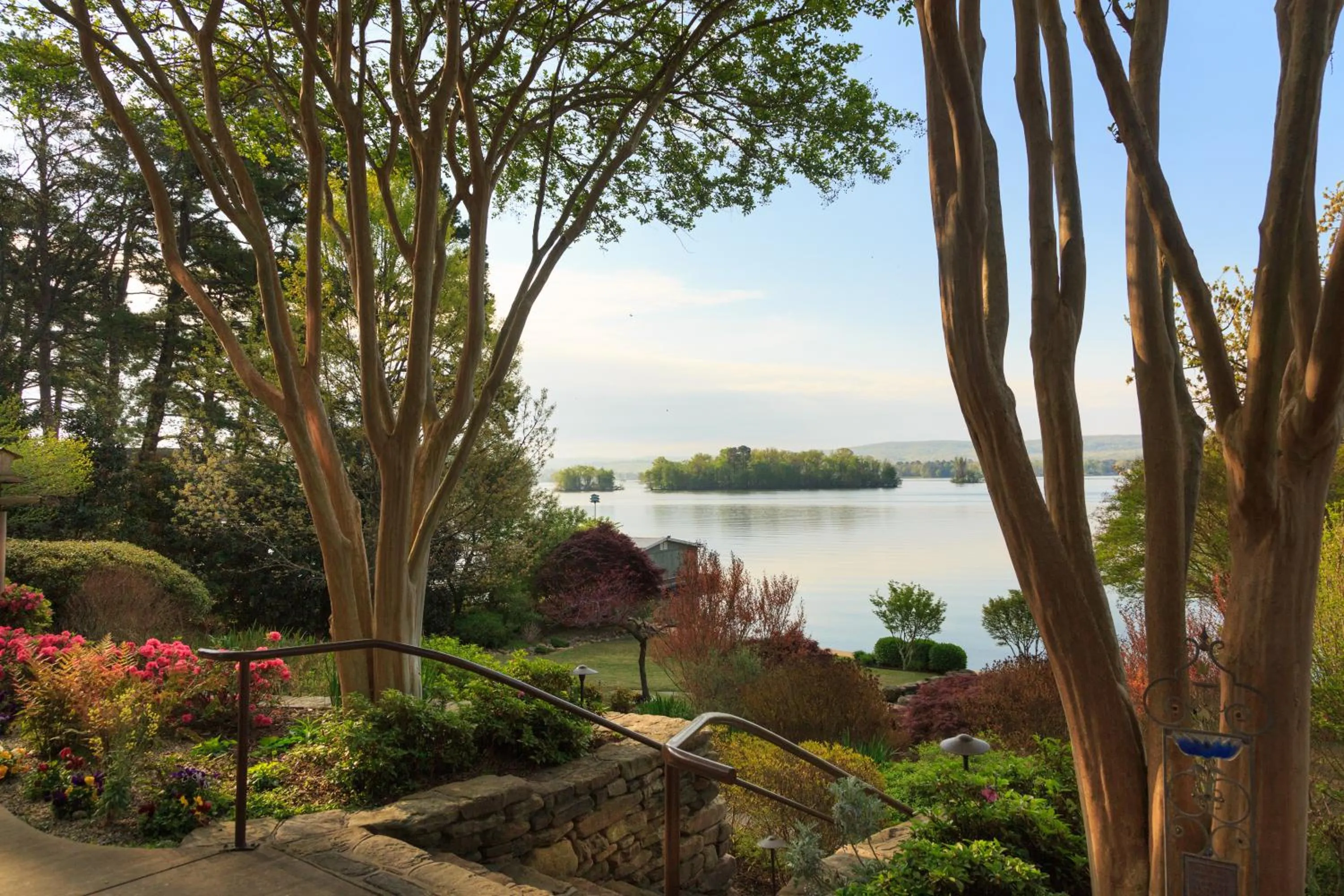 Lake view in Lookout Point Lakeside Inn