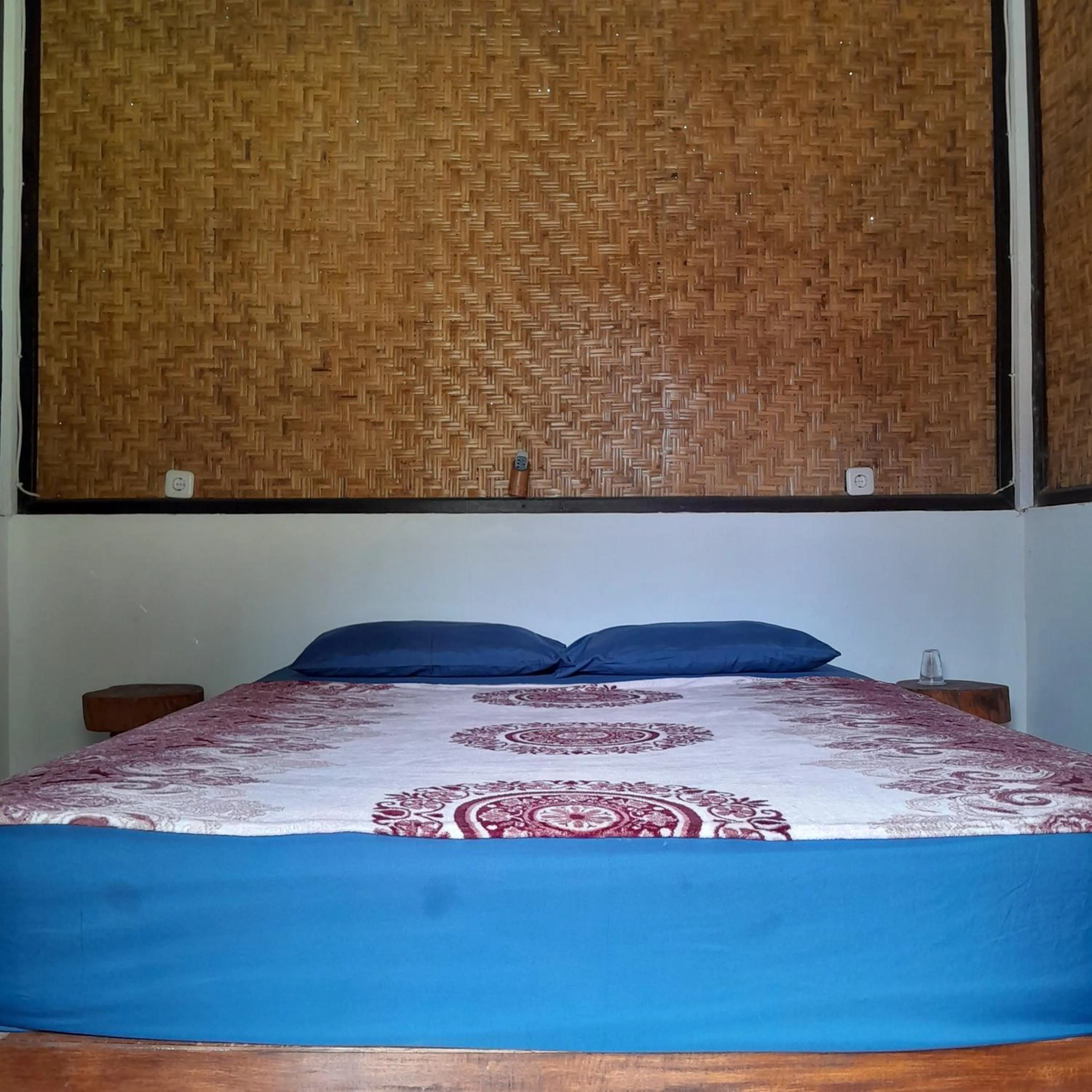 Bed in Sunset Springs Beach Retreat