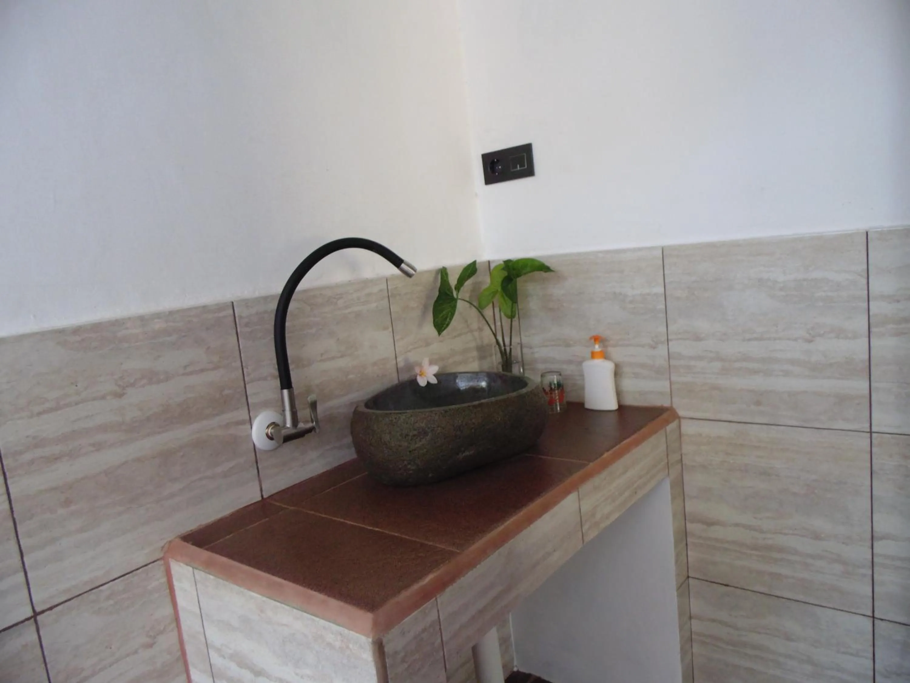 Toilet in Sunset Springs Beach Retreat