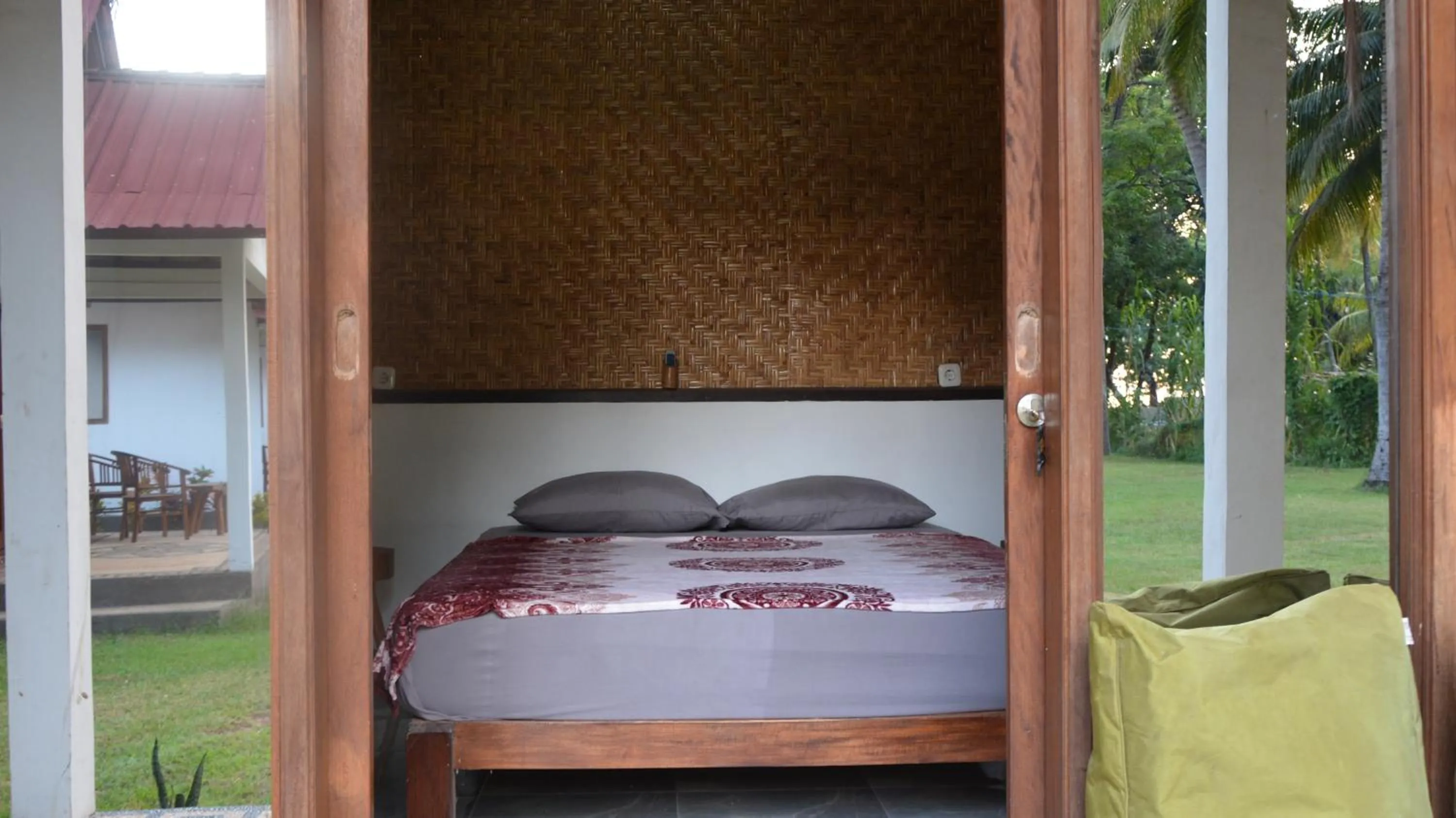 Bed in Sunset Springs Beach Retreat