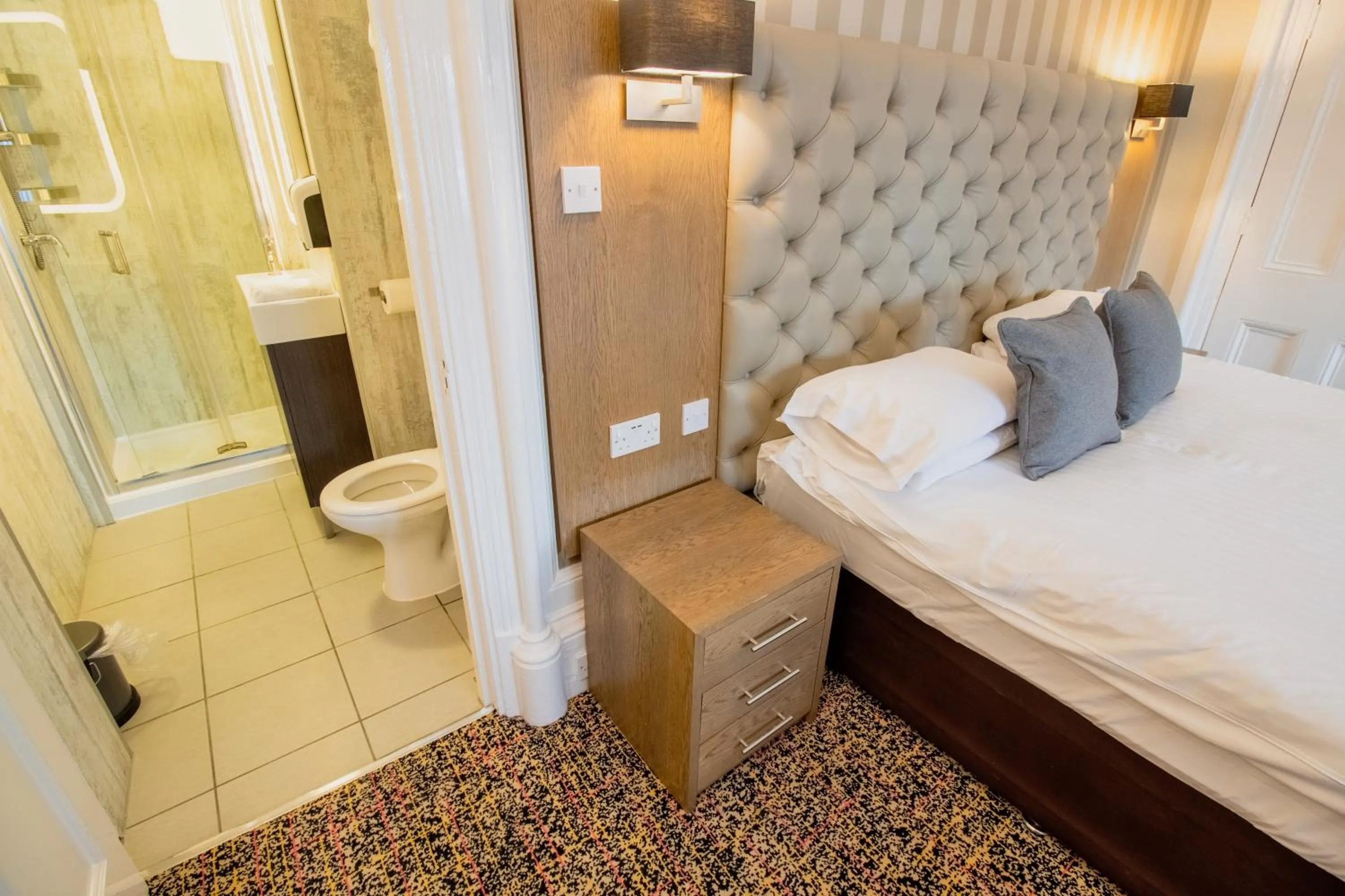 Bedroom, Bed in Embassy Apartments