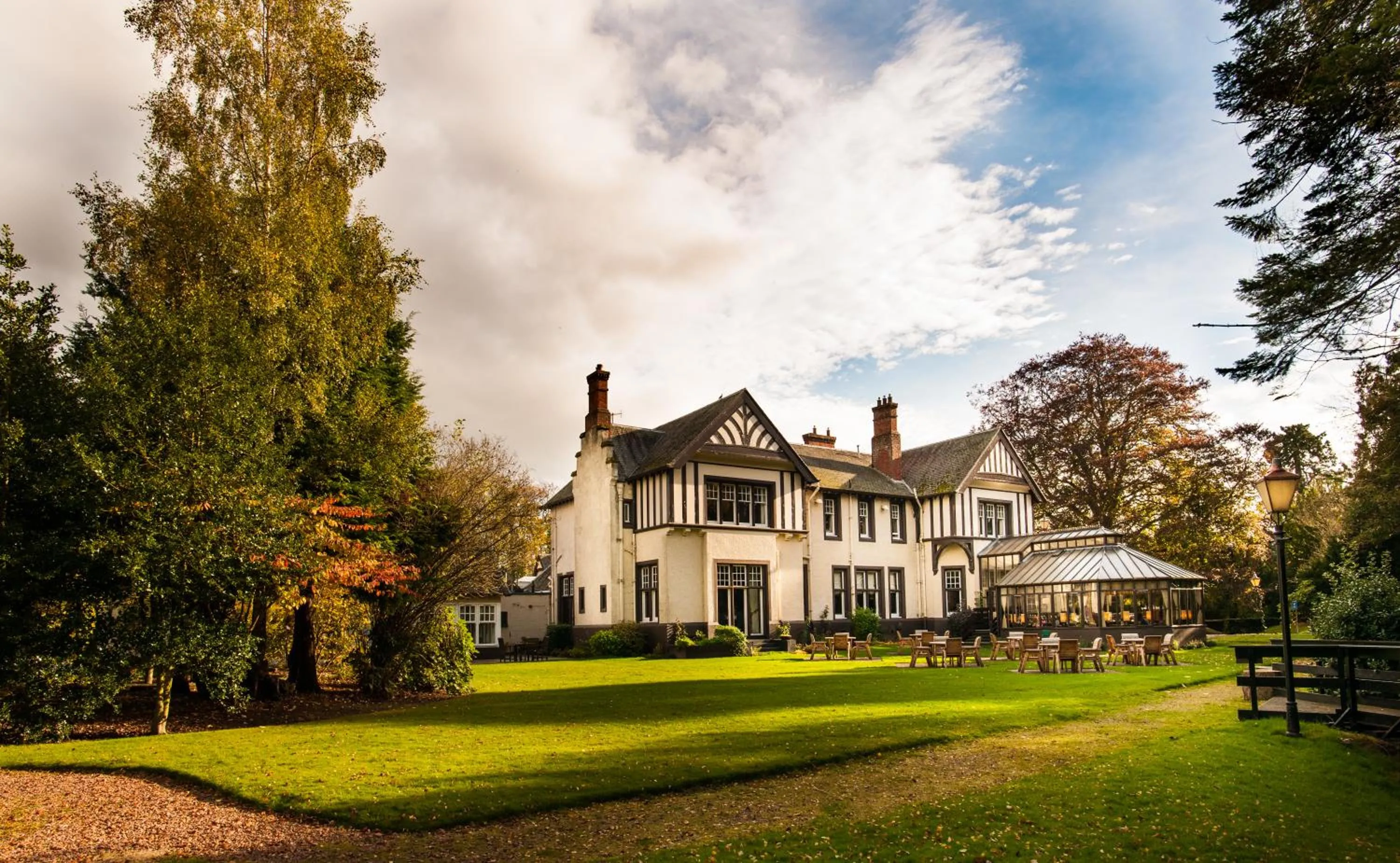 Property building in Leonardo Boutique Huntingtower Perth