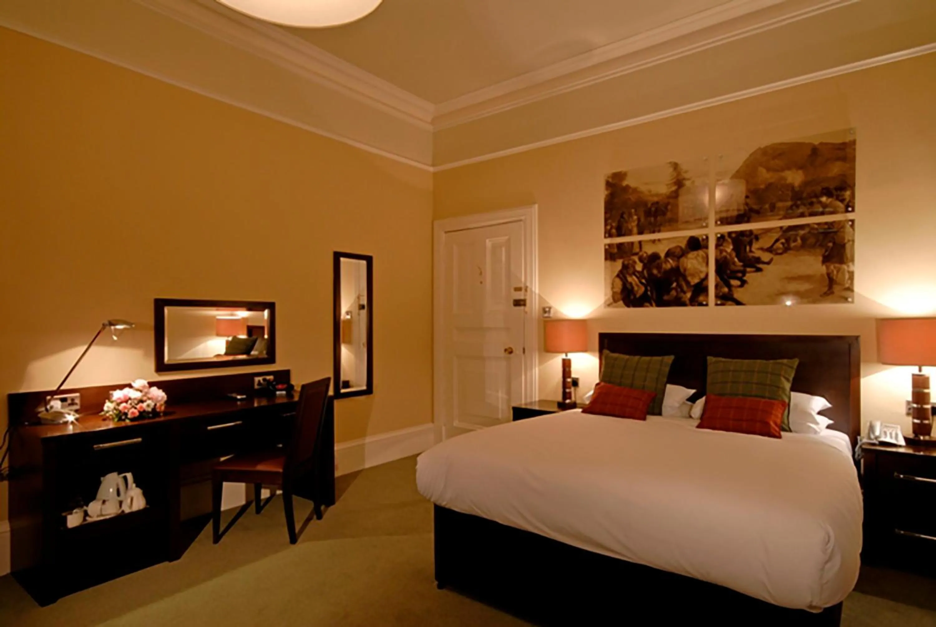 Bedroom, Bed in Leonardo Boutique Huntingtower Perth