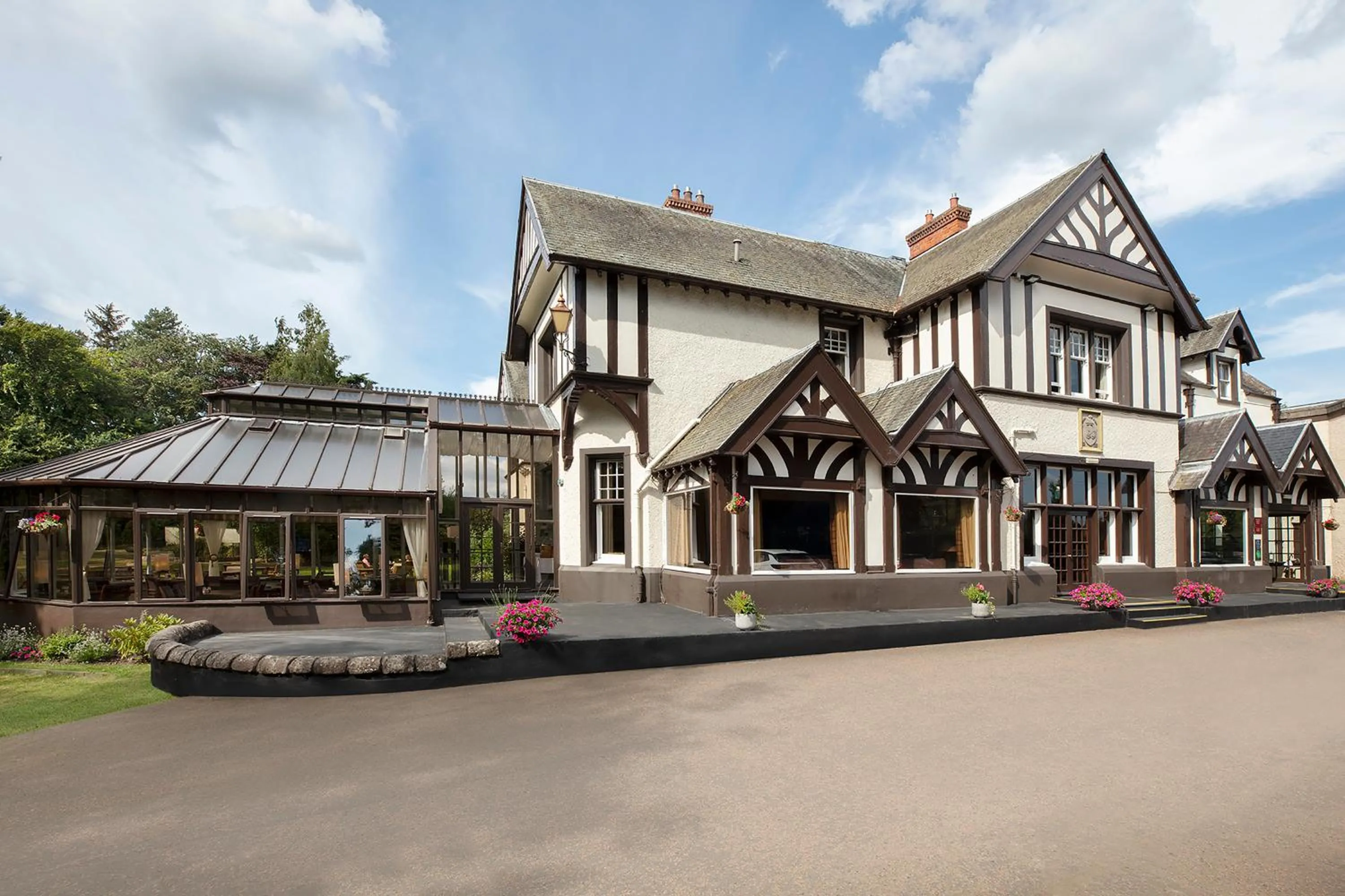 Property building in Leonardo Boutique Huntingtower Perth