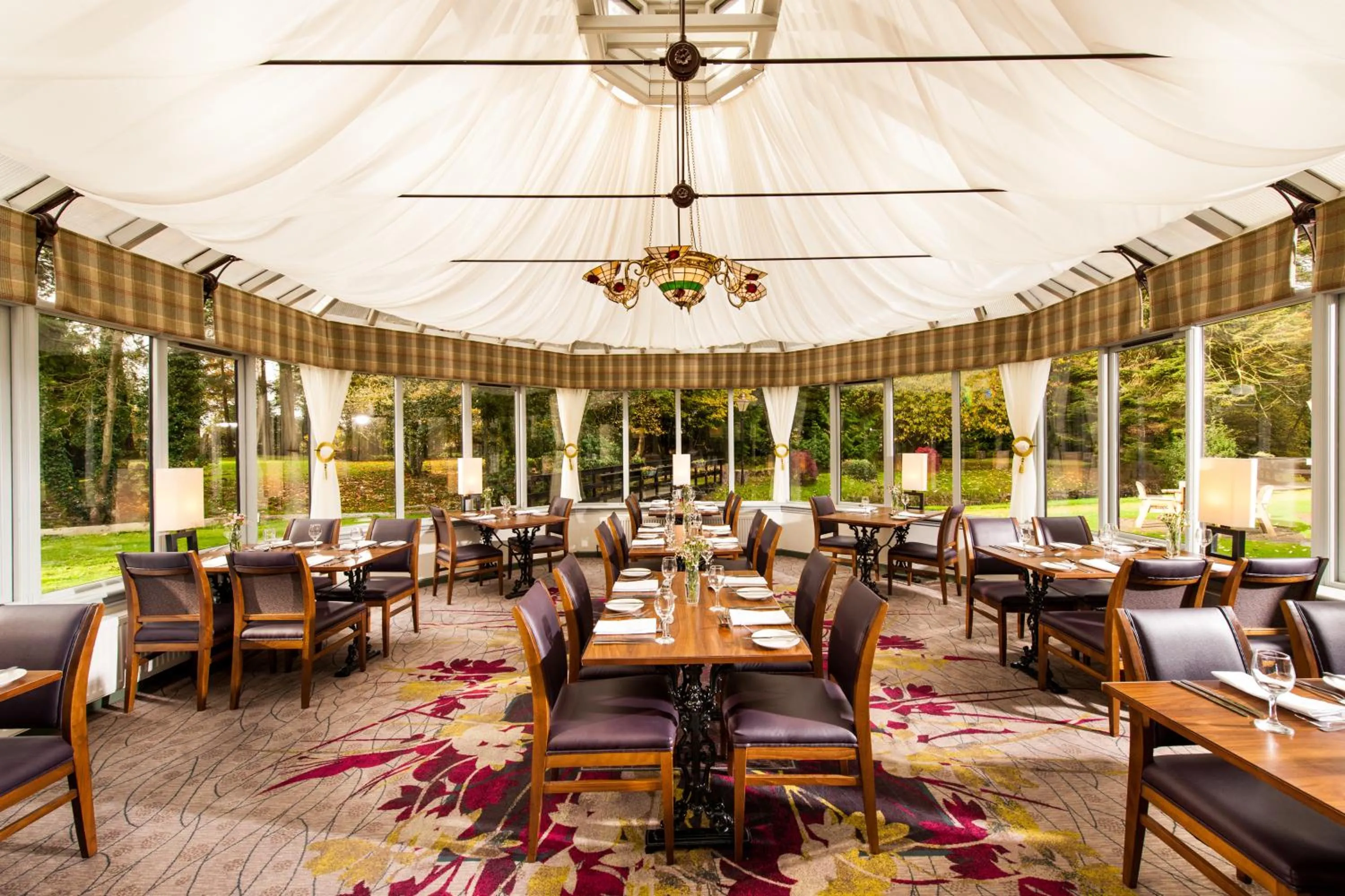 Dining area in Leonardo Boutique Huntingtower Perth