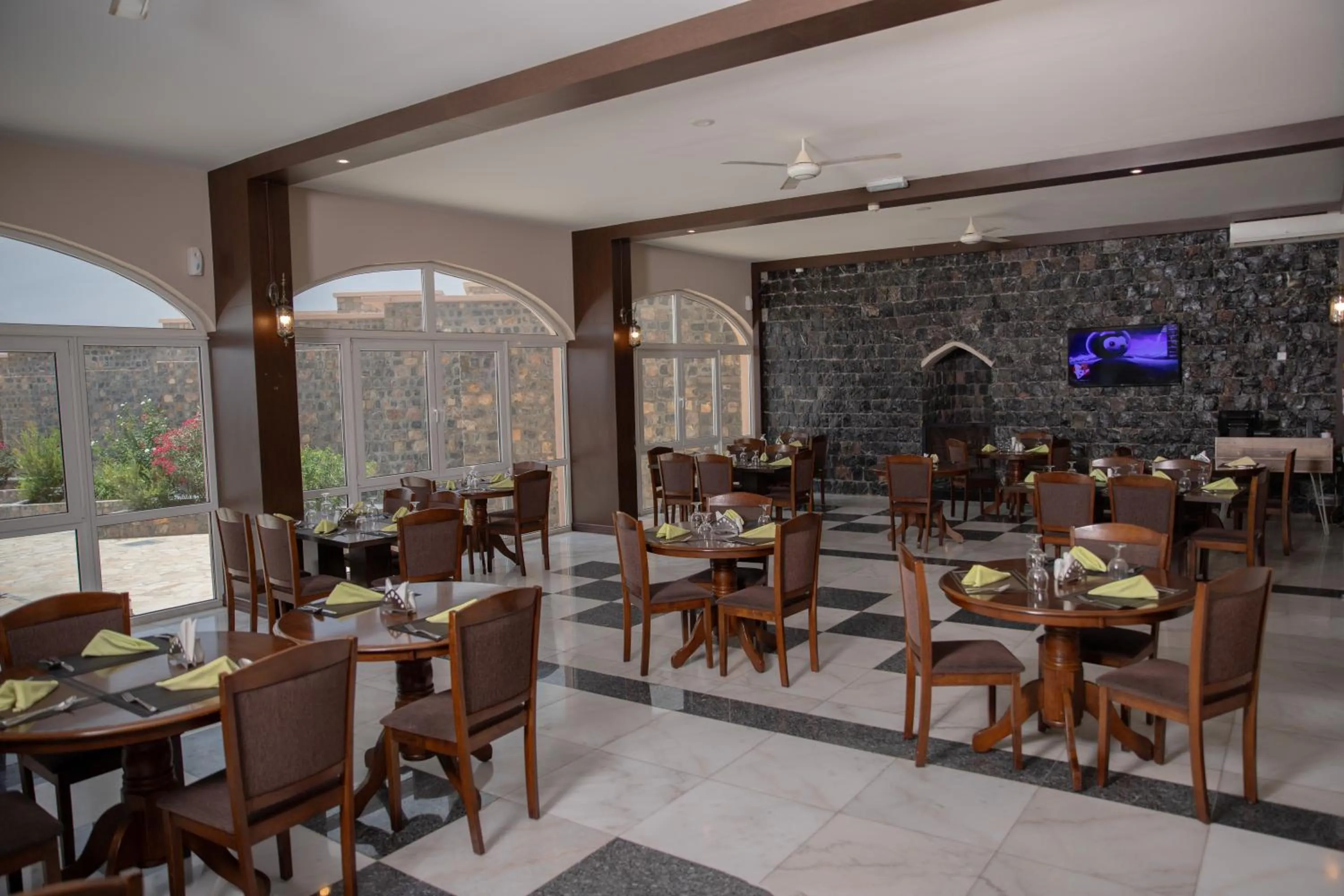 Restaurant/places to eat in Sama Hotel Jabal Al Akhdar