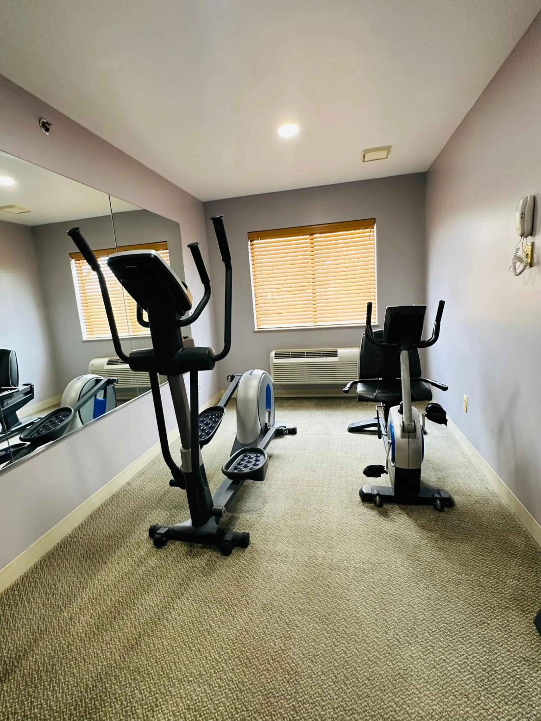 Fitness centre/facilities in Super 8 by Wyndham Imlay City