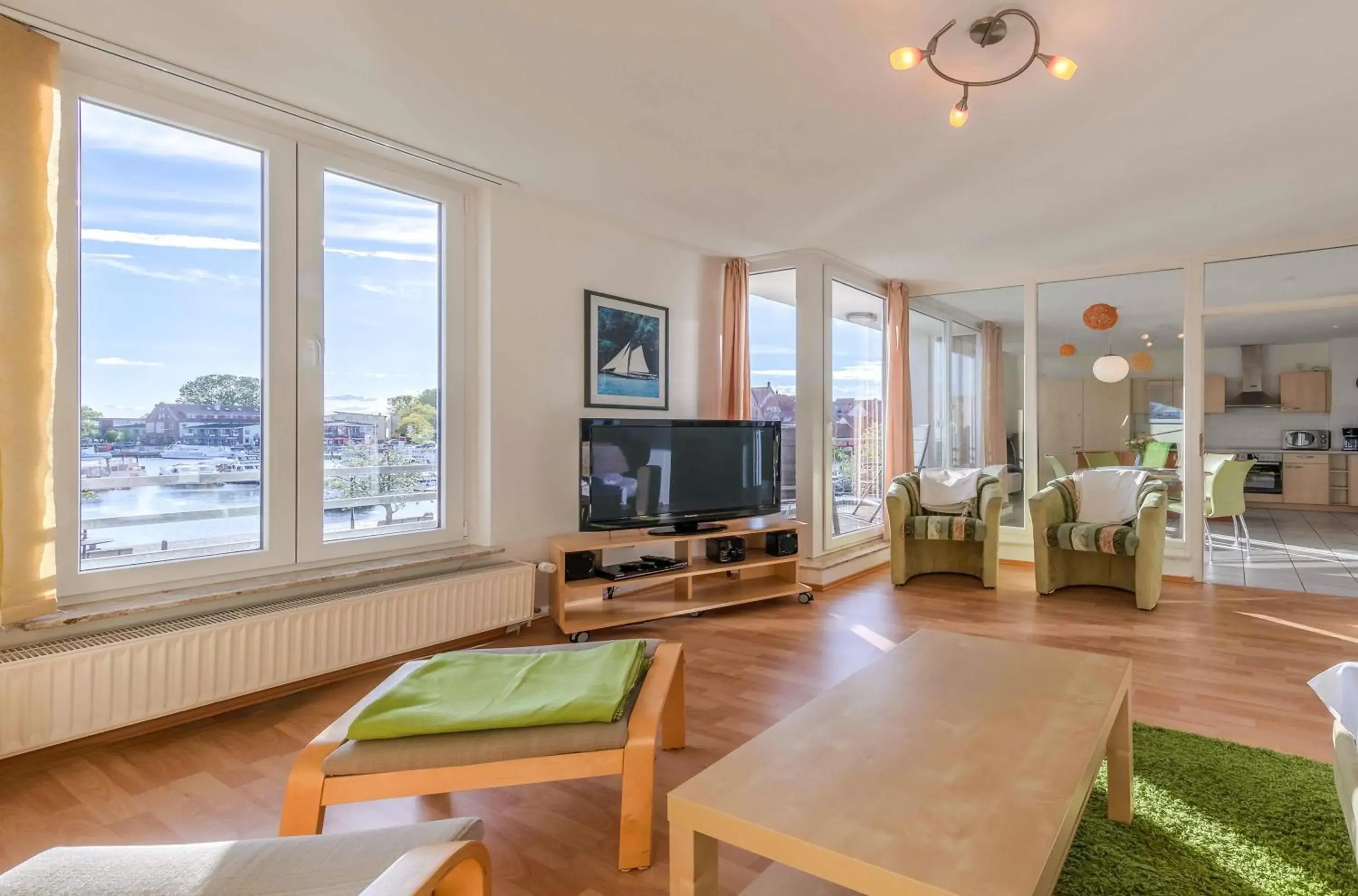 Ferienwohnung Hafenglück- Ideal für Familien mit Balkon und Yachthafenblick Ferienwohnung Hafenglück- Ideal für Familien mit Balkon und Yachthafenblick