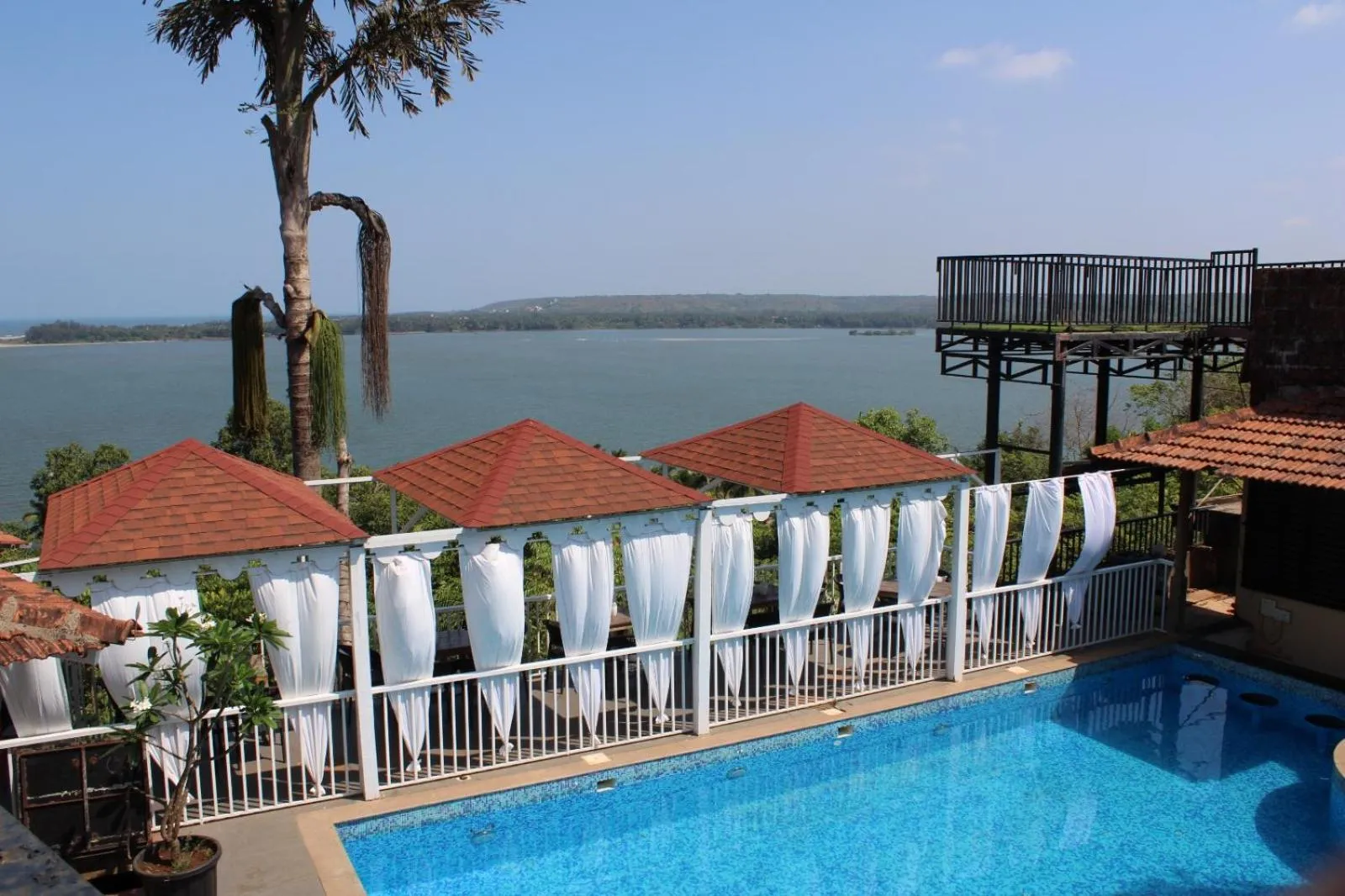 Swimming pool in Raposo Resorts