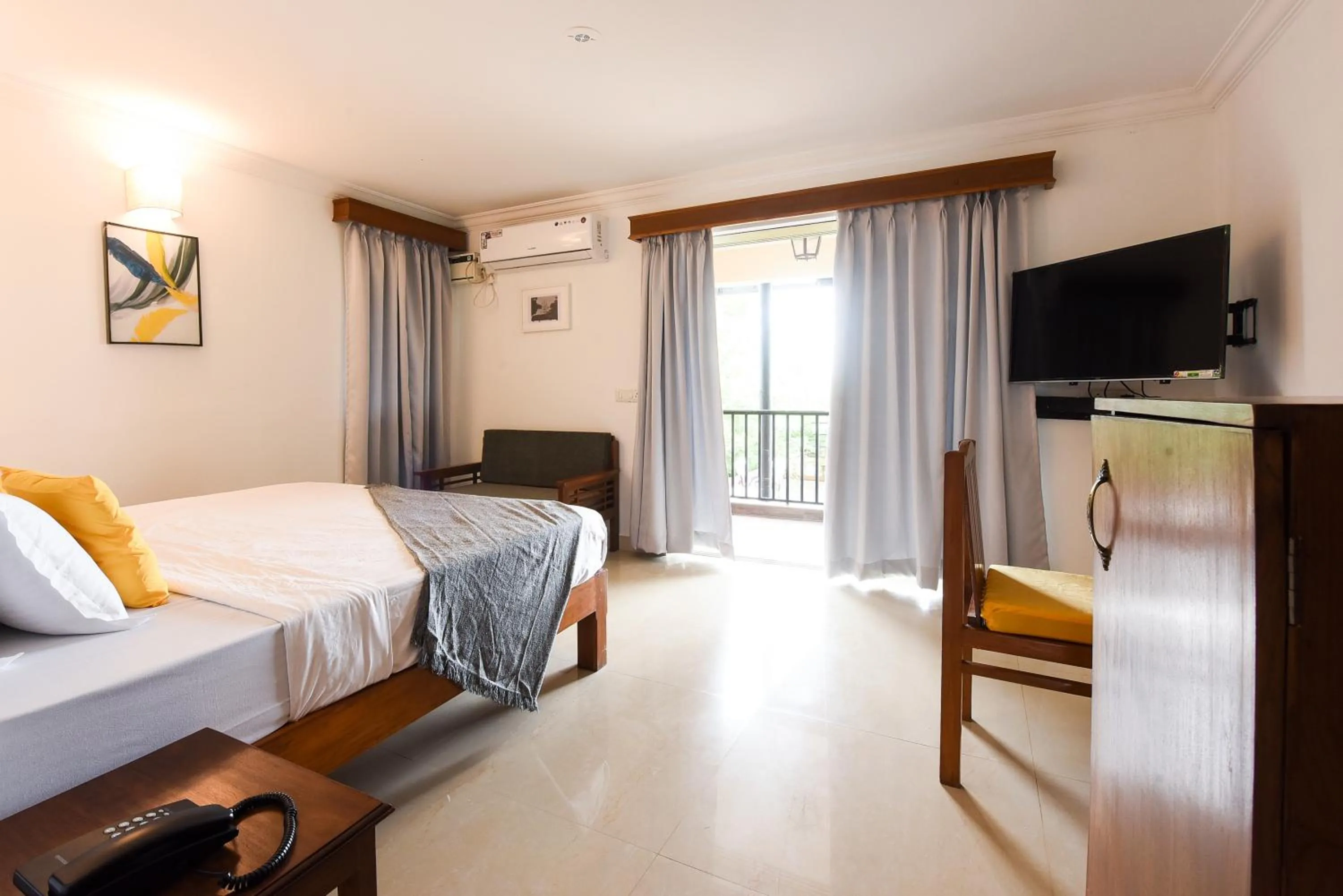 Photo of the whole room, Bed in Raposo Resorts