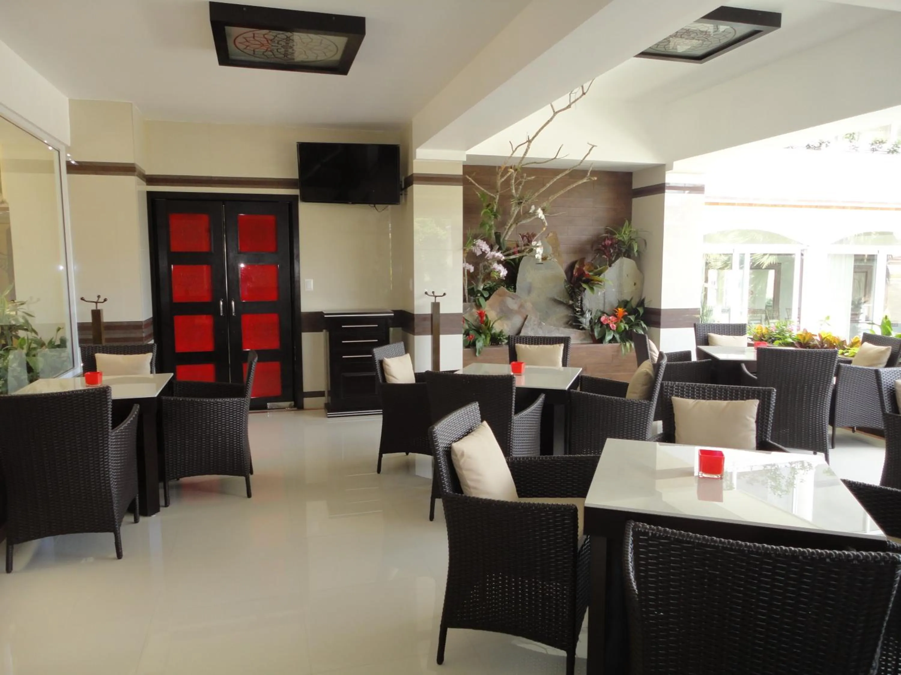 Restaurant/places to eat in Villa Las Margaritas Caxa