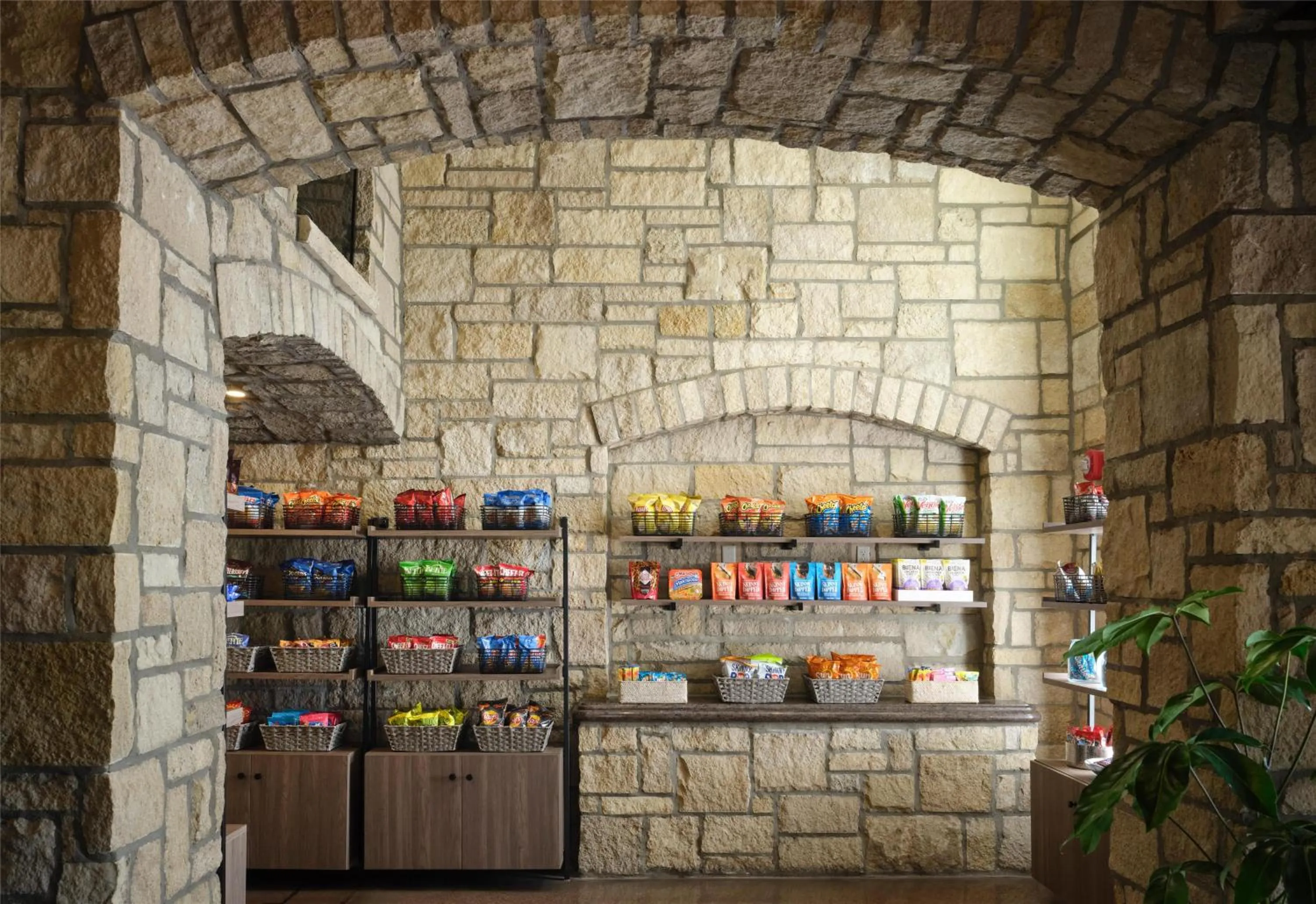 Restaurant/places to eat in The Oread Lawrence, Tapestry Collection by Hilton