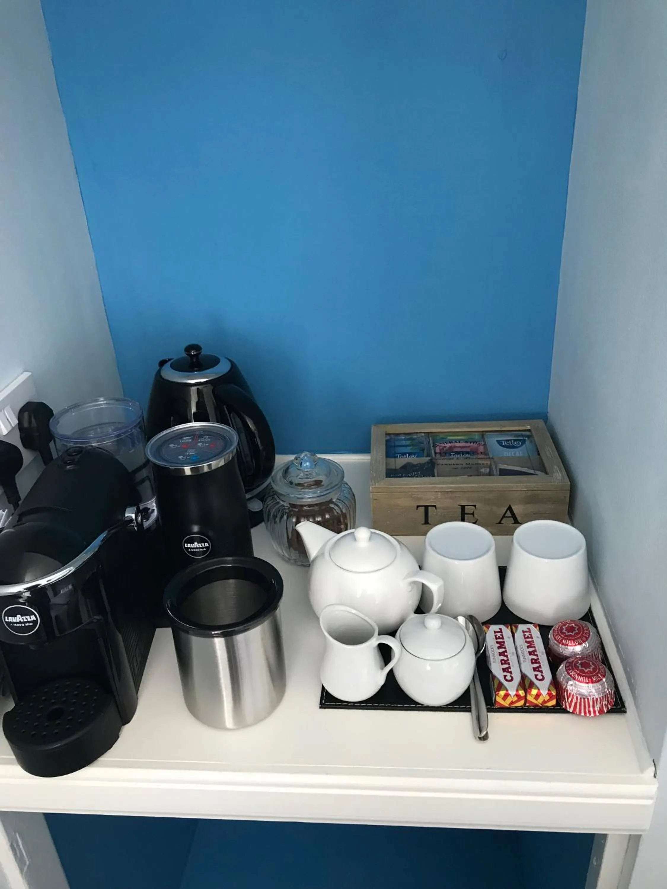 Coffee/tea facilities in Castle View