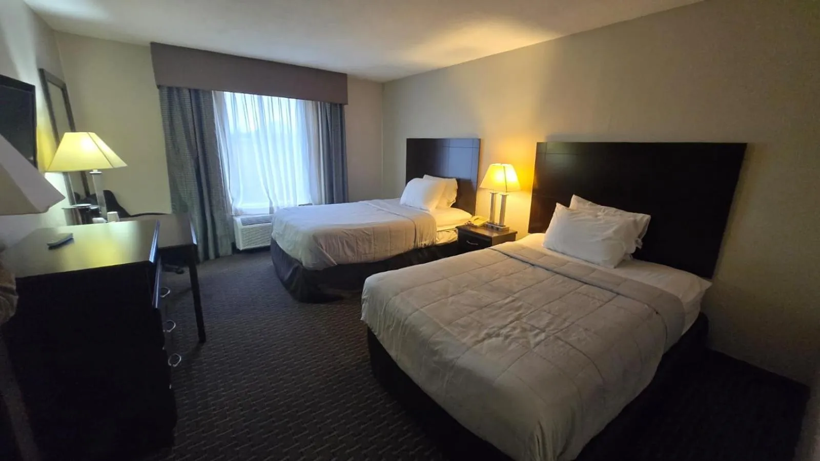Bedroom, Bed in Copley Inn & Suites By OYO Akron OH