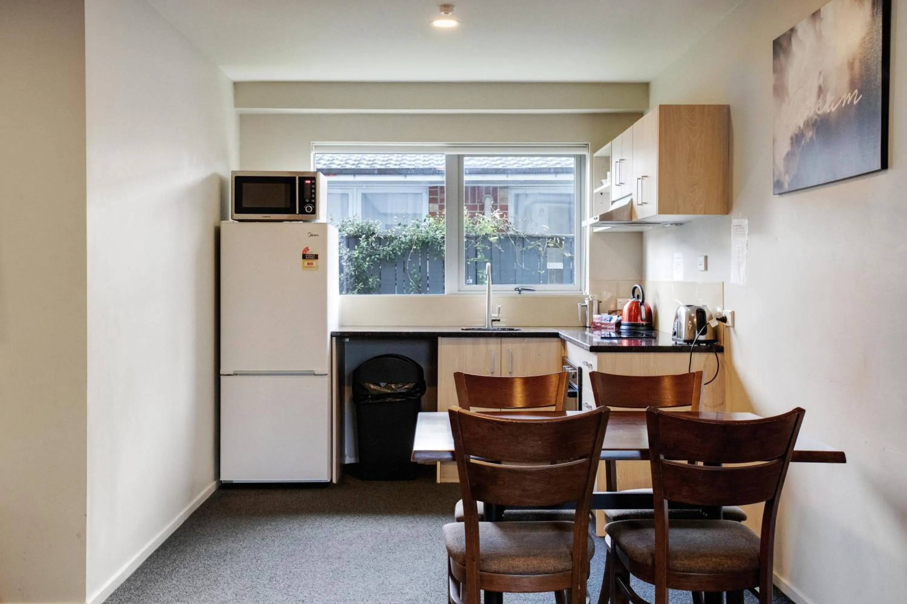 Ellerslie Palms Motel