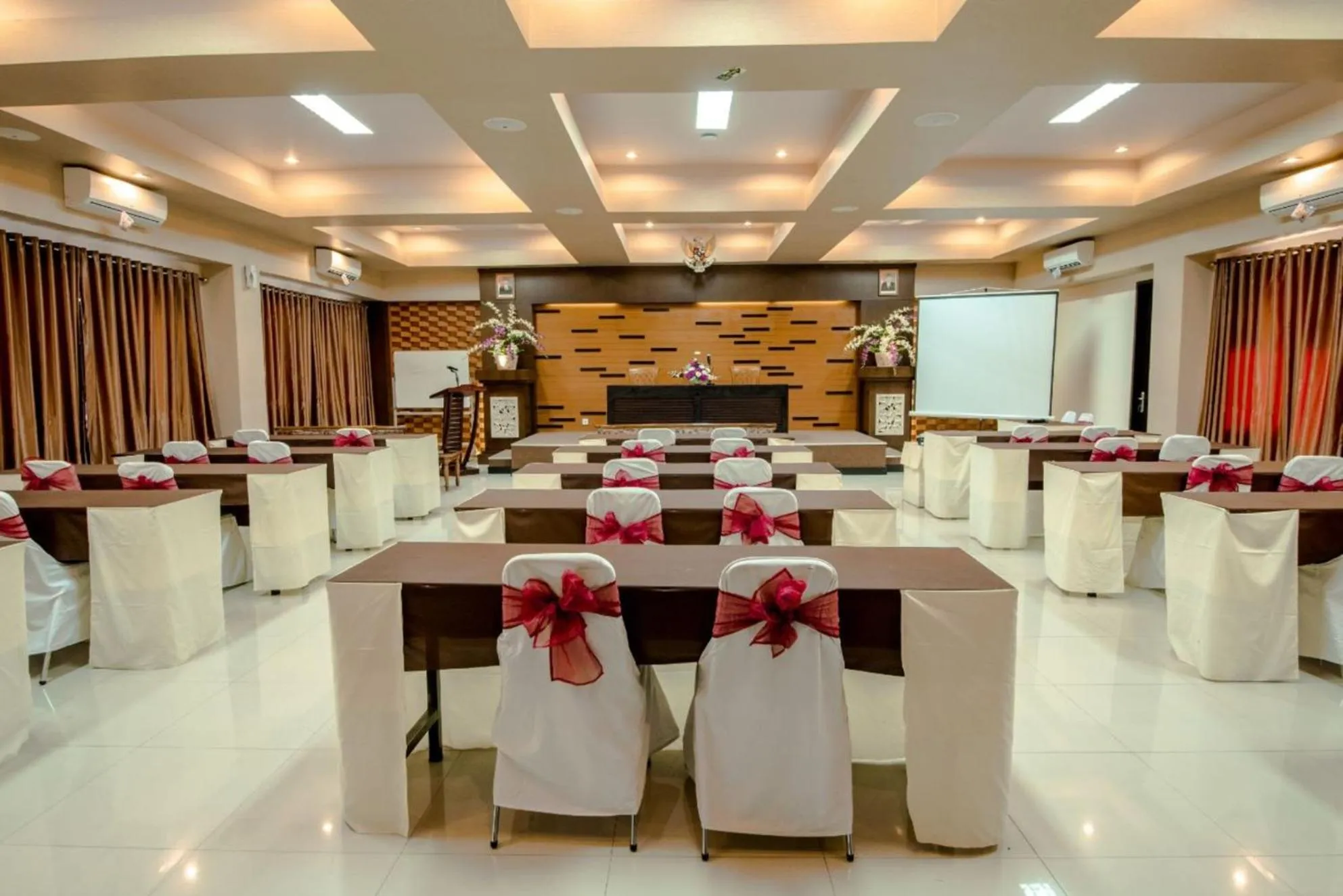 Meeting/conference room in Hotel Puri Nusa Indah