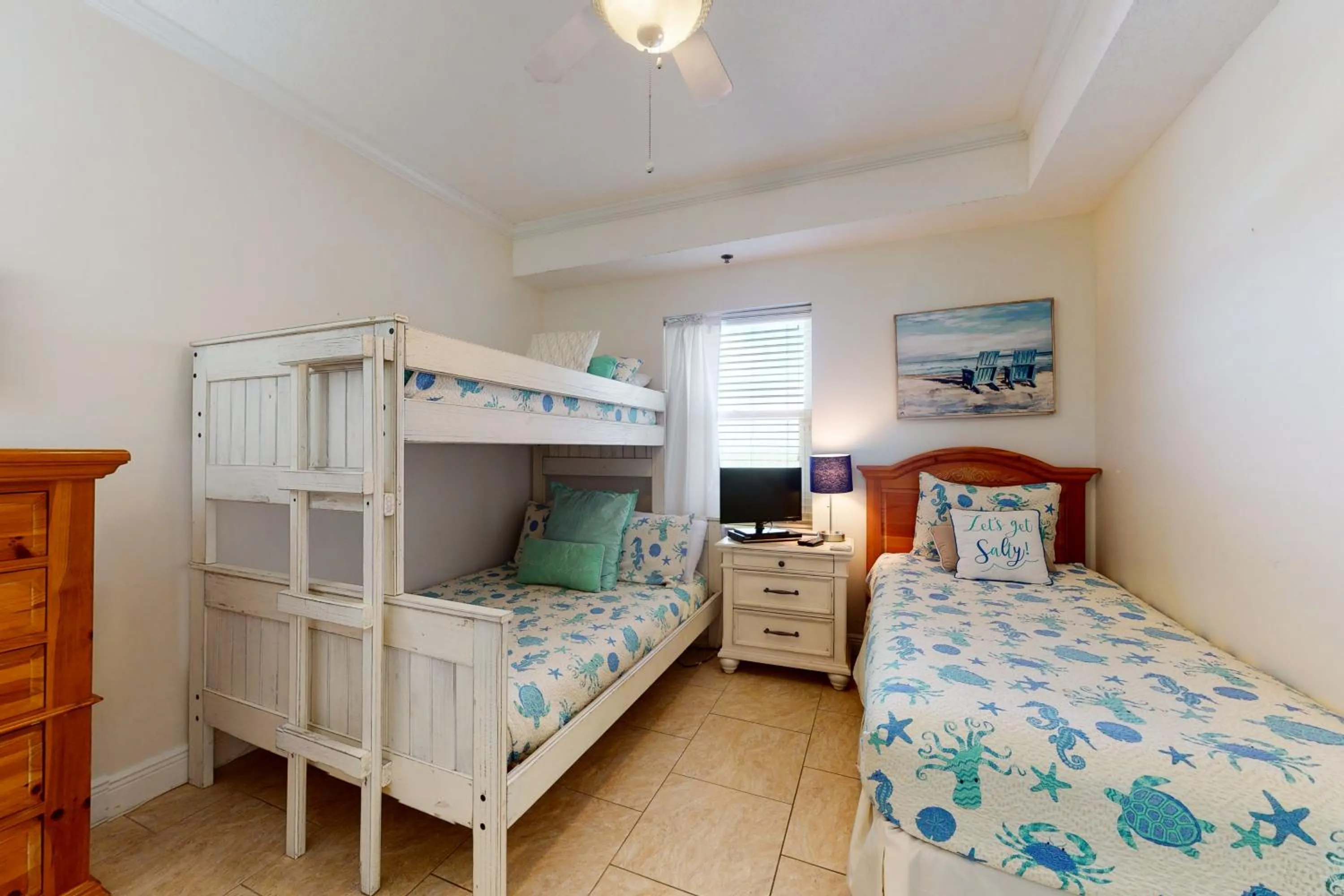 Bed in Tradewind 1204