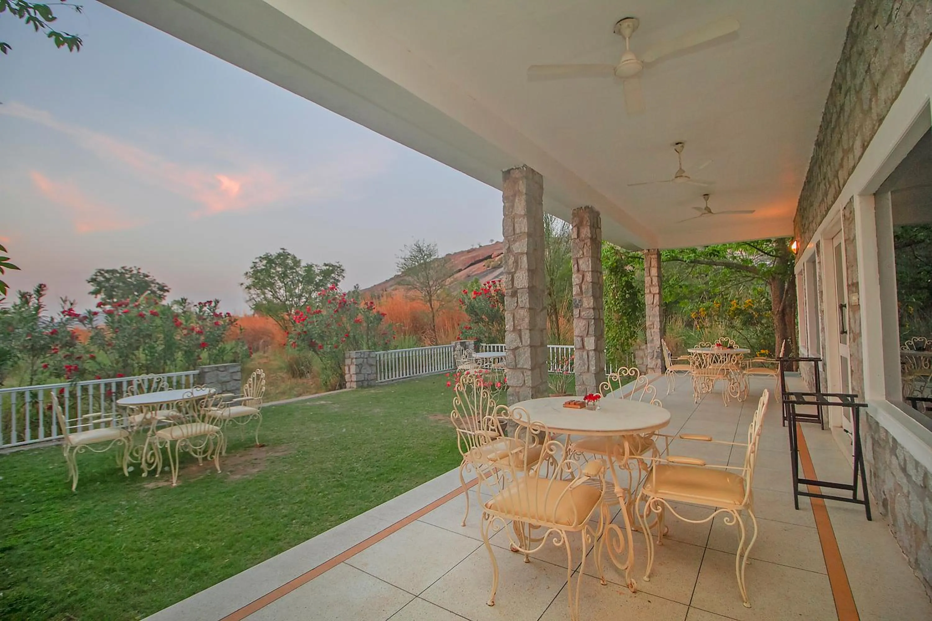 Restaurant/places to eat in Jawai Resort