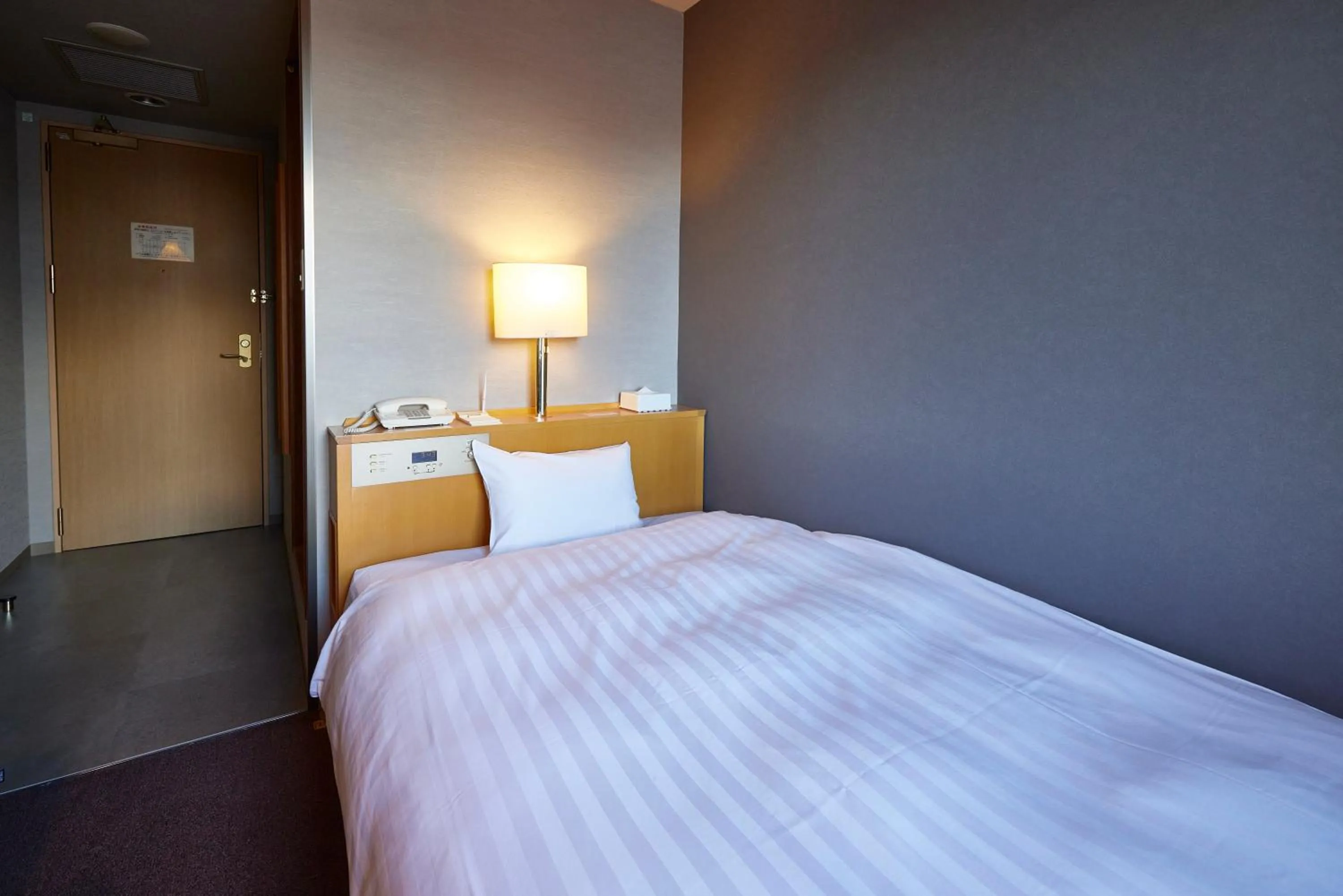 Bed in 3s HOTEL ATSUGI