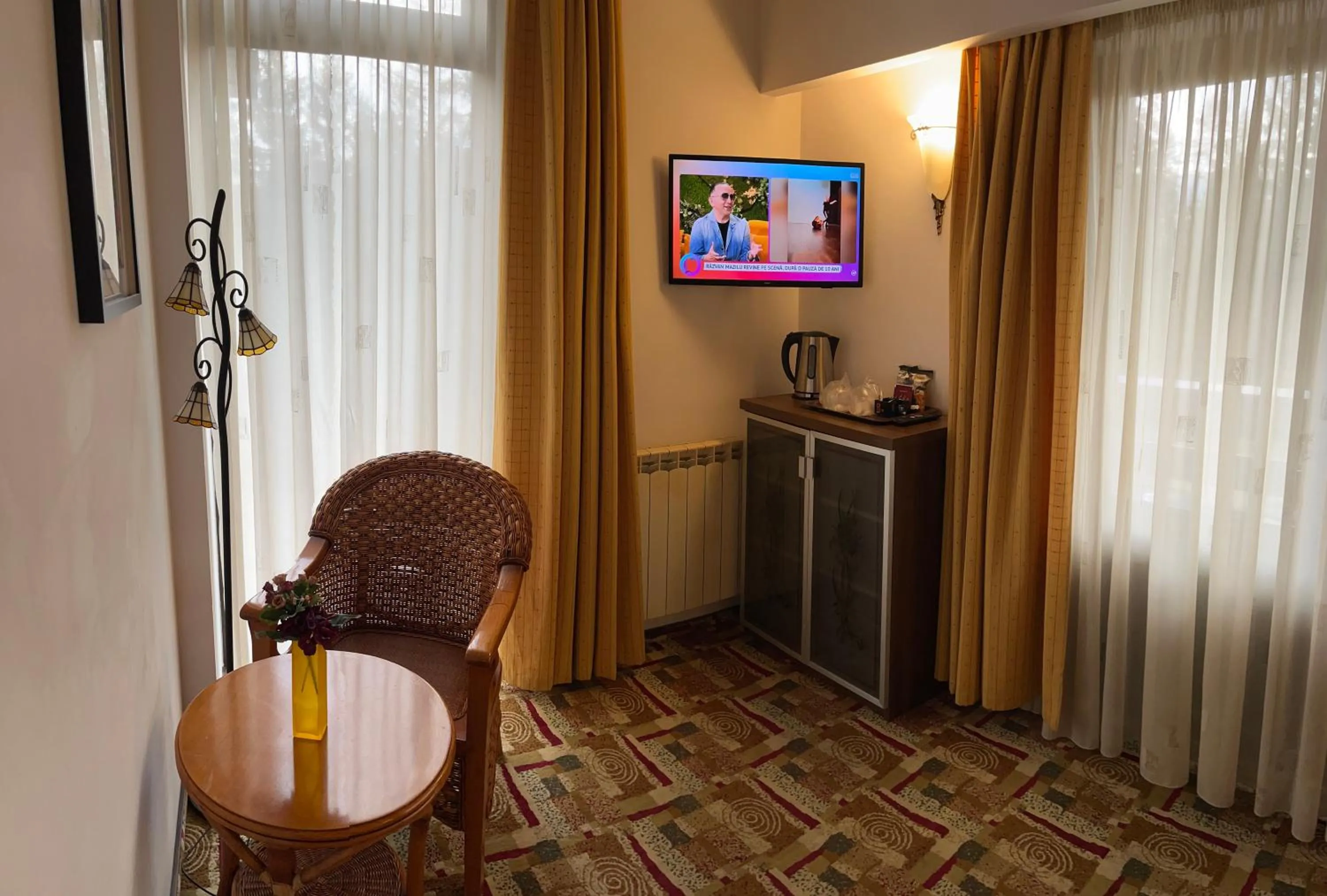 TV and multimedia in Casa Iris-Hotel & Restaurant