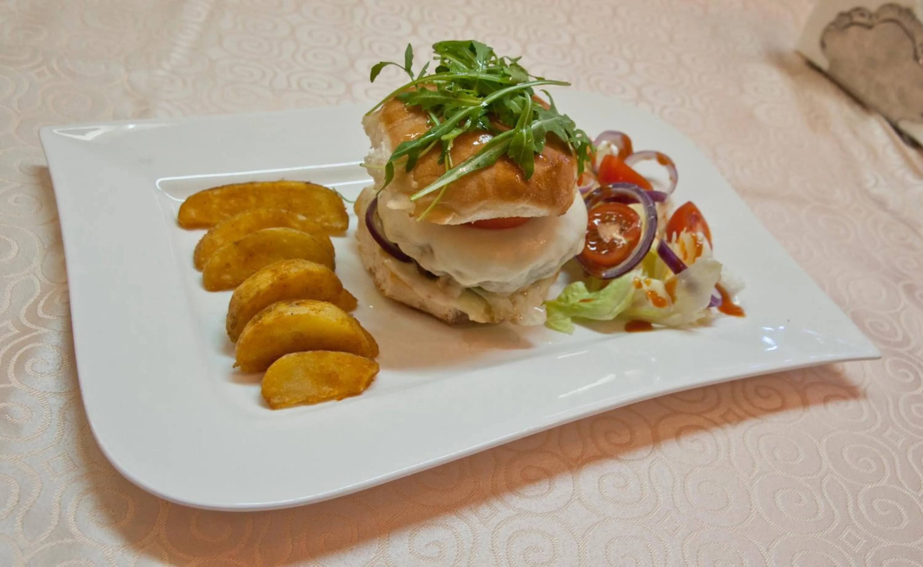 Restaurant/places to eat in Casa Iris-Hotel & Restaurant