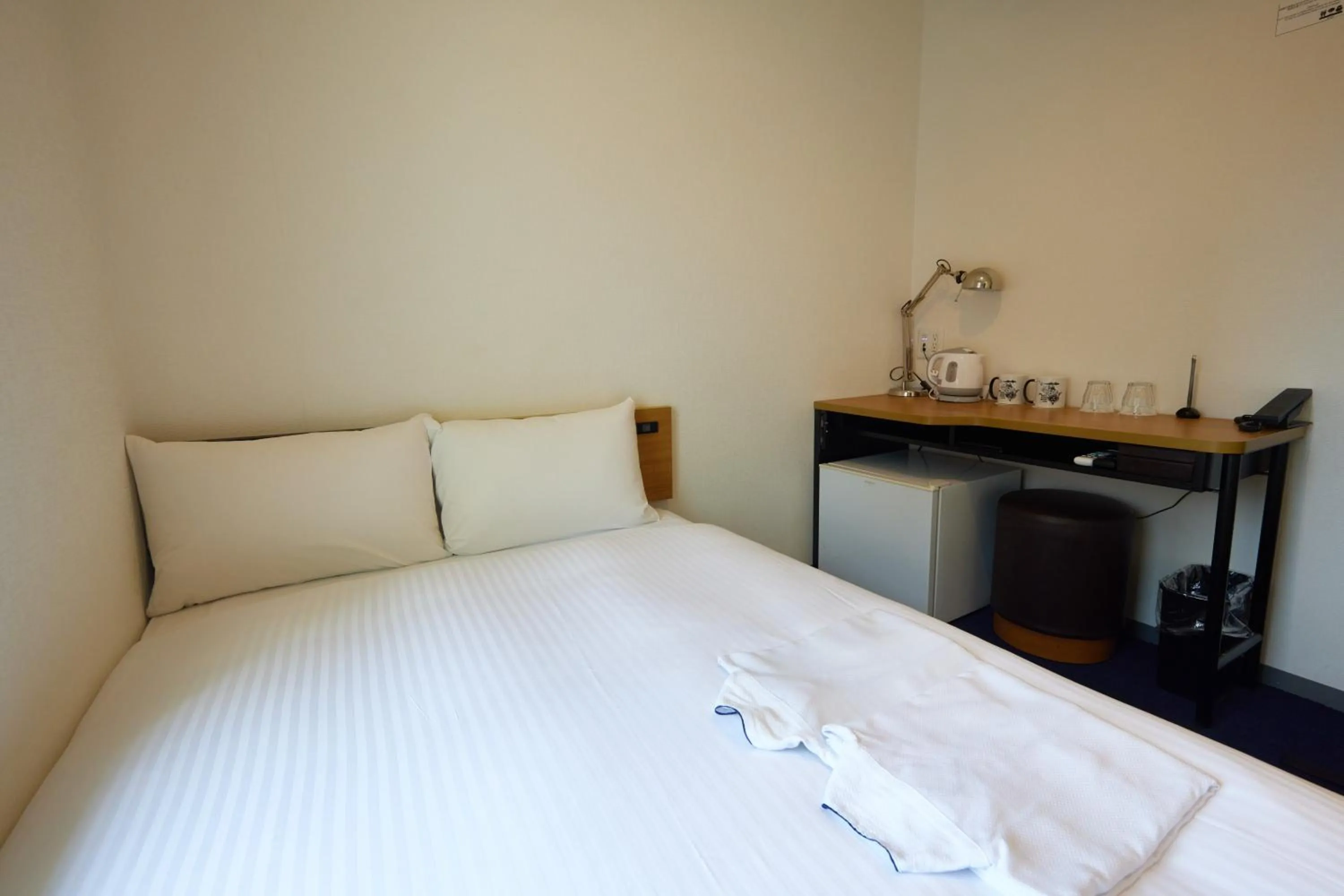 Photo of the whole room, Bed in 8 Hotel Shonan Fujisawa