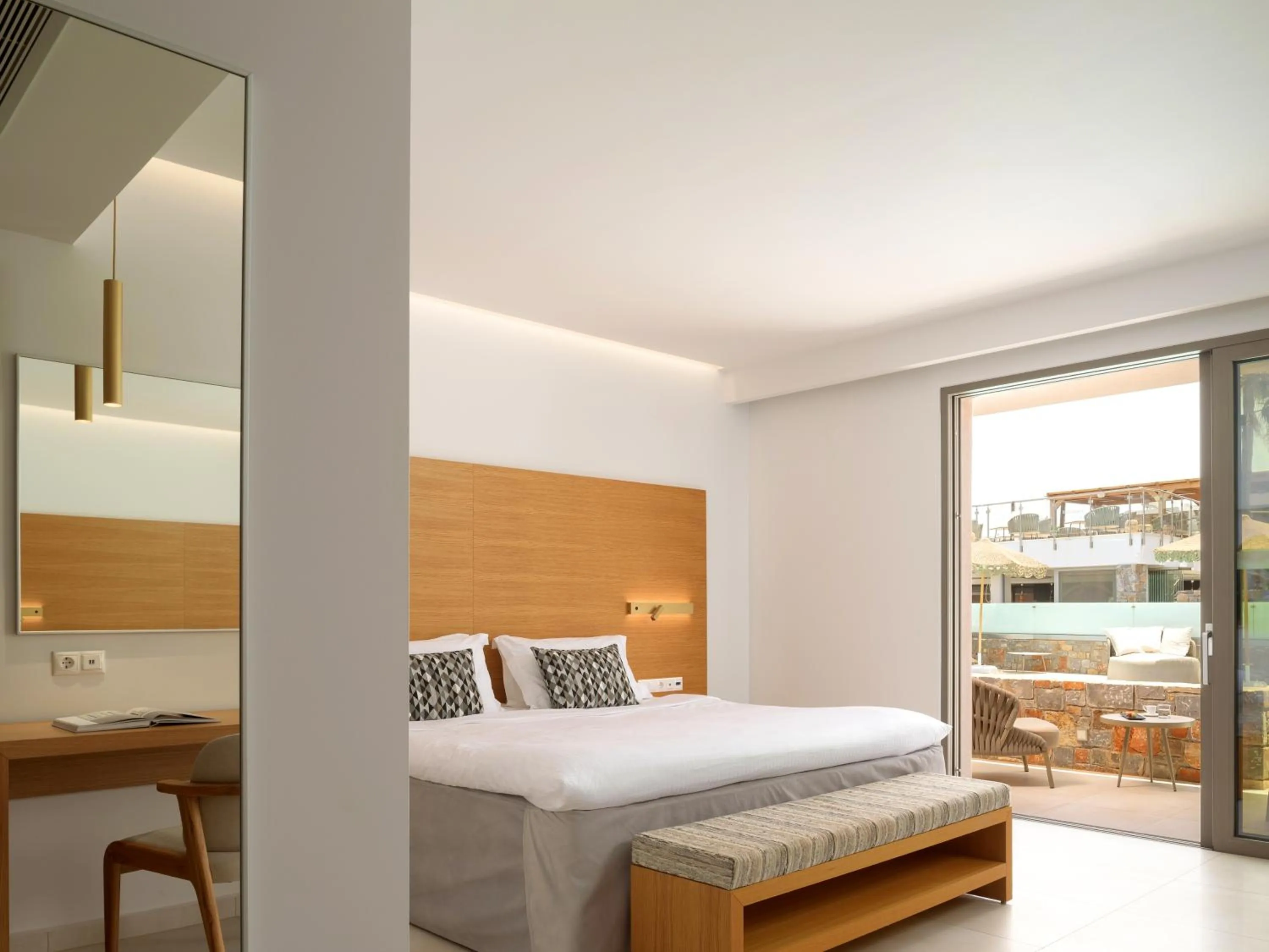 Photo of the whole room, Bed in High Beach White - Adults Only