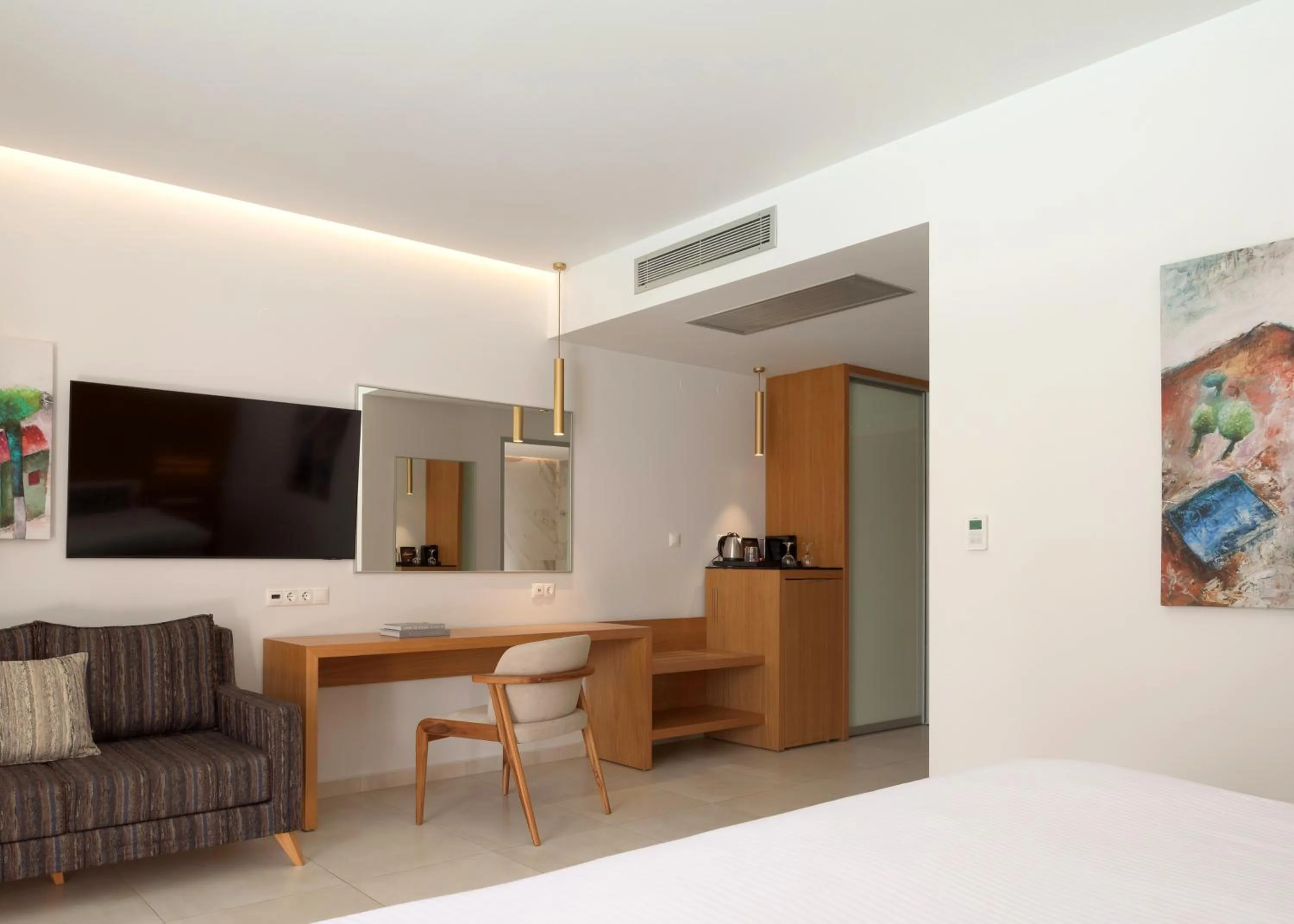 Photo of the whole room, Bed in High Beach White - Adults Only