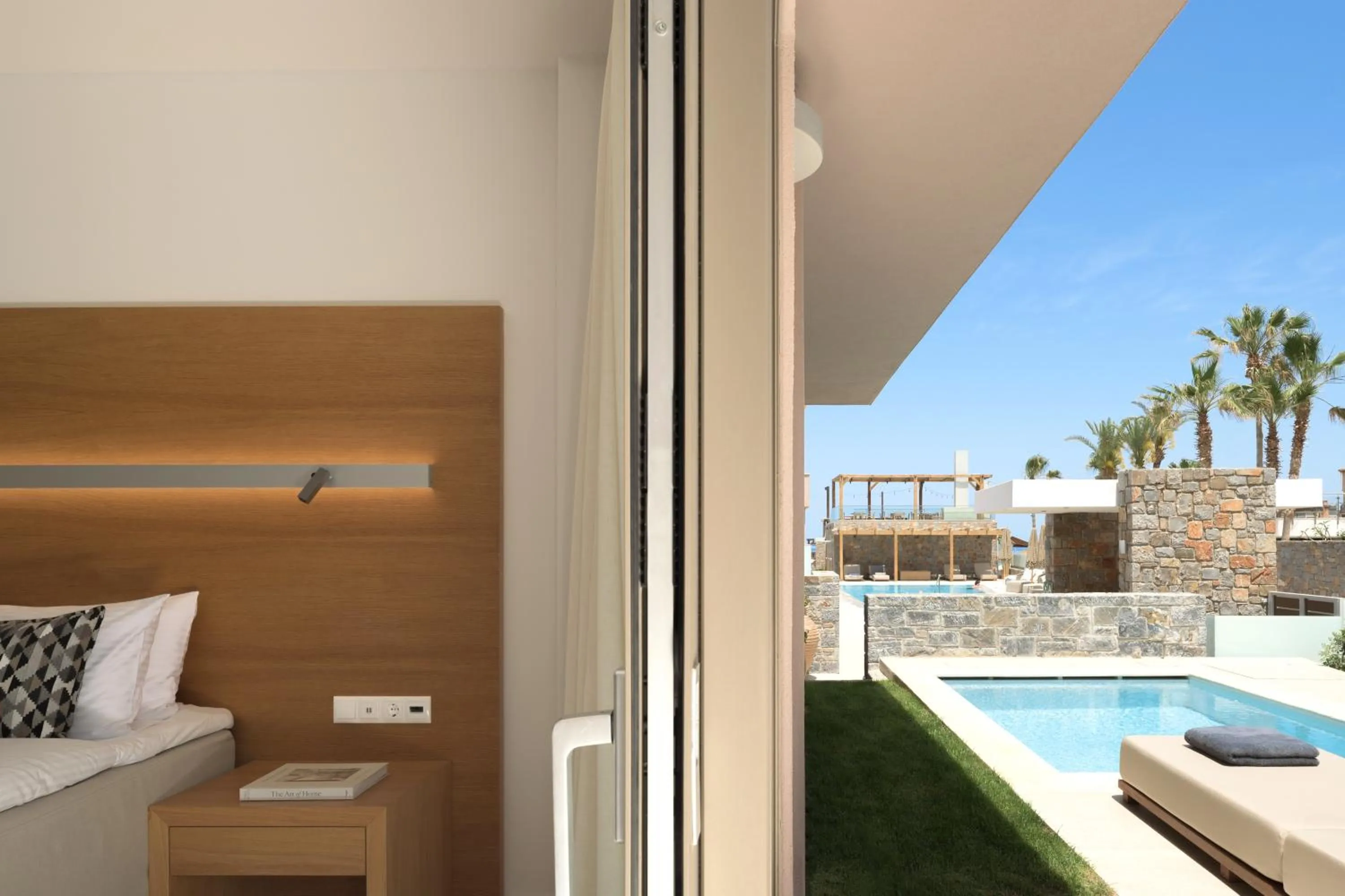 Swimming pool in High Beach White - Adults Only