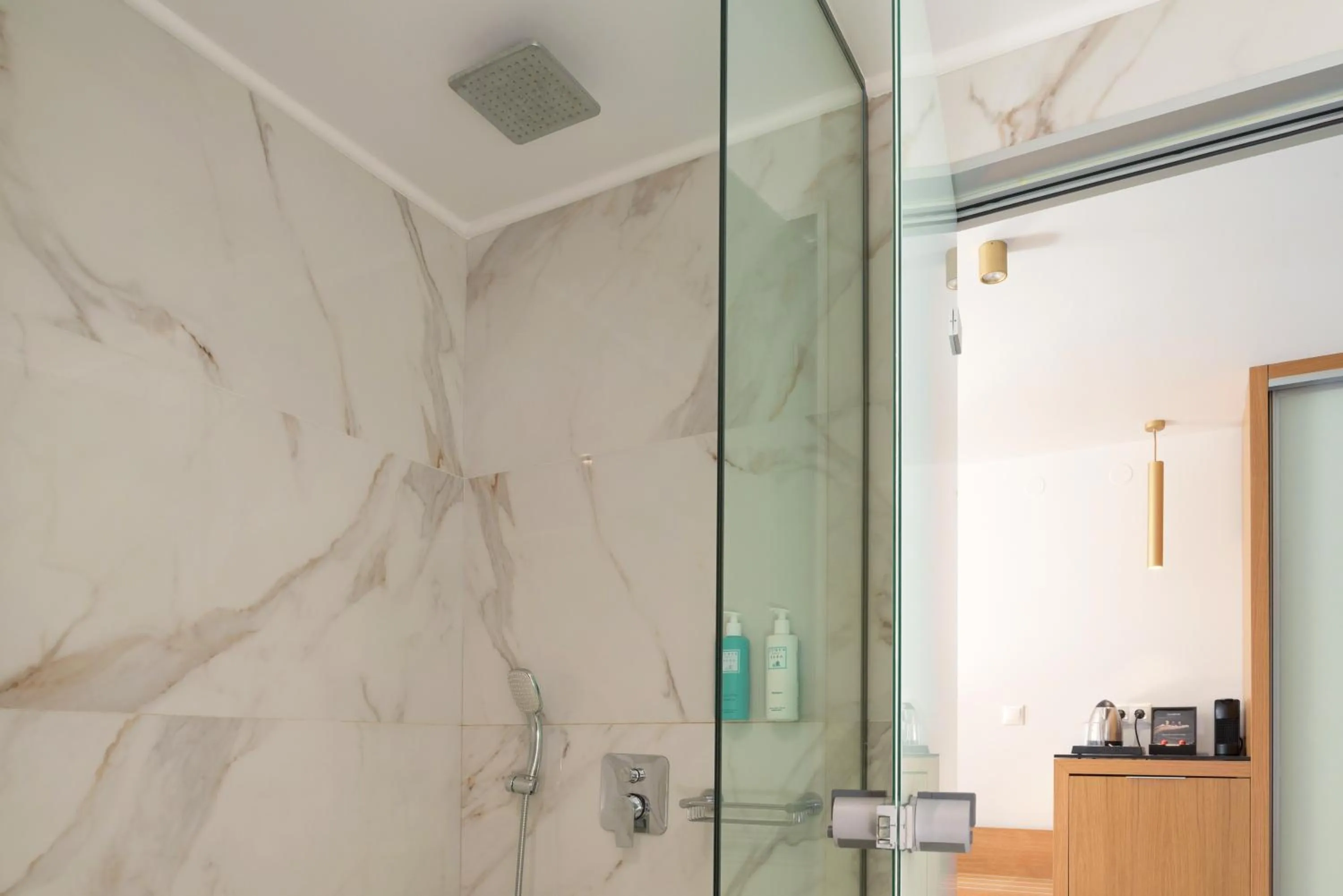 Bathroom in High Beach White - Adults Only