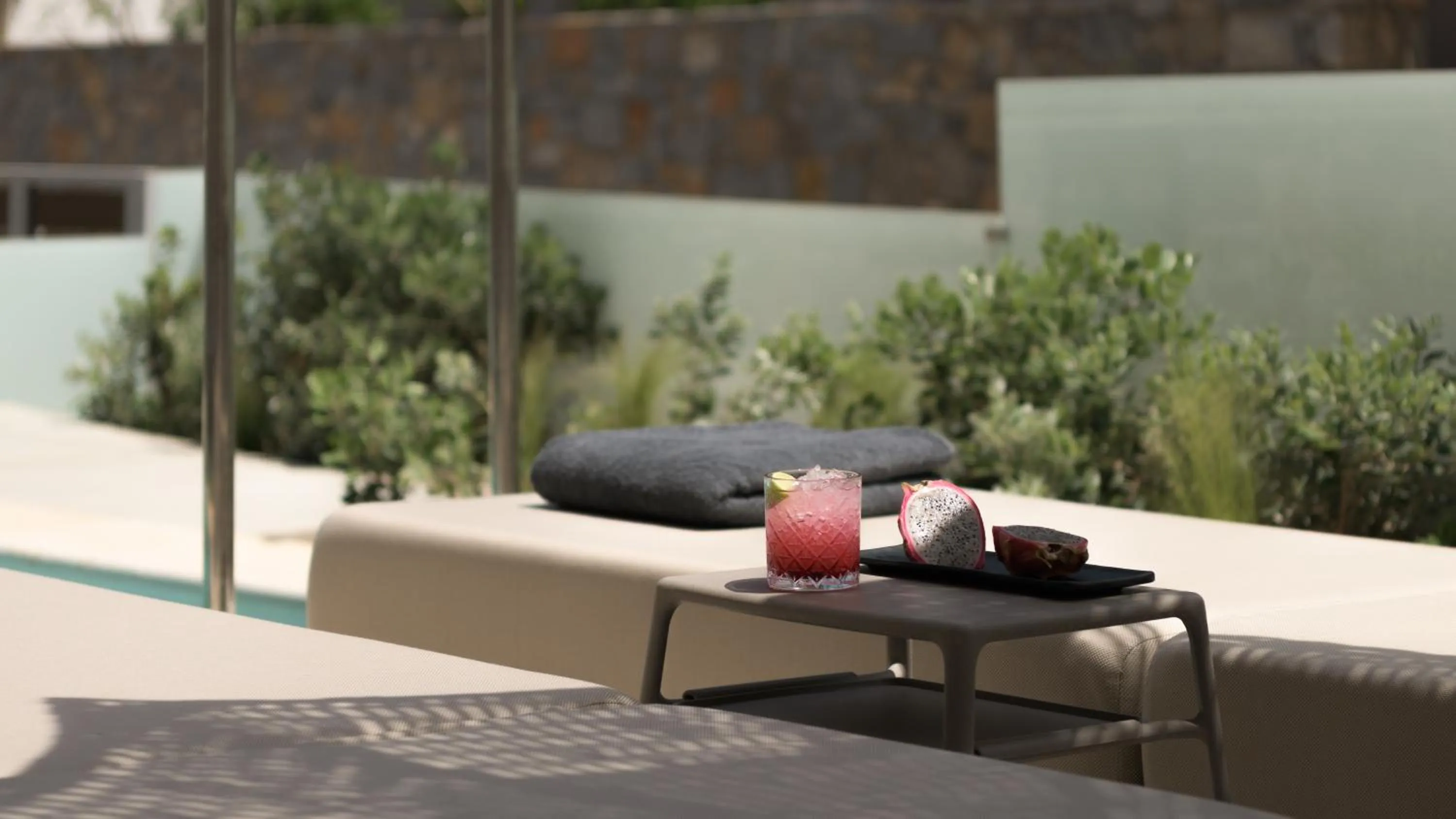 Swimming pool in High Beach White - Adults Only