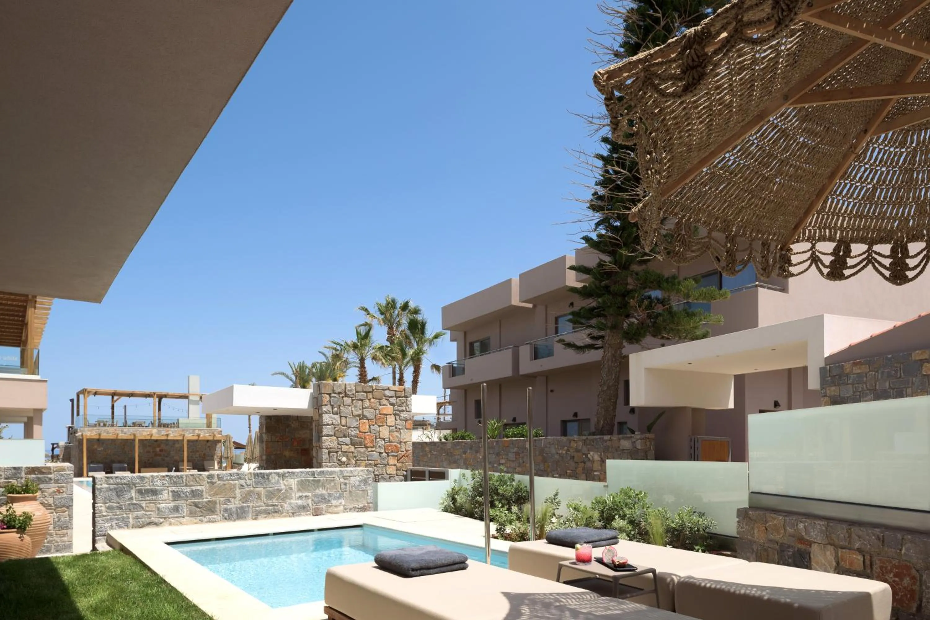 Swimming pool in High Beach White - Adults Only