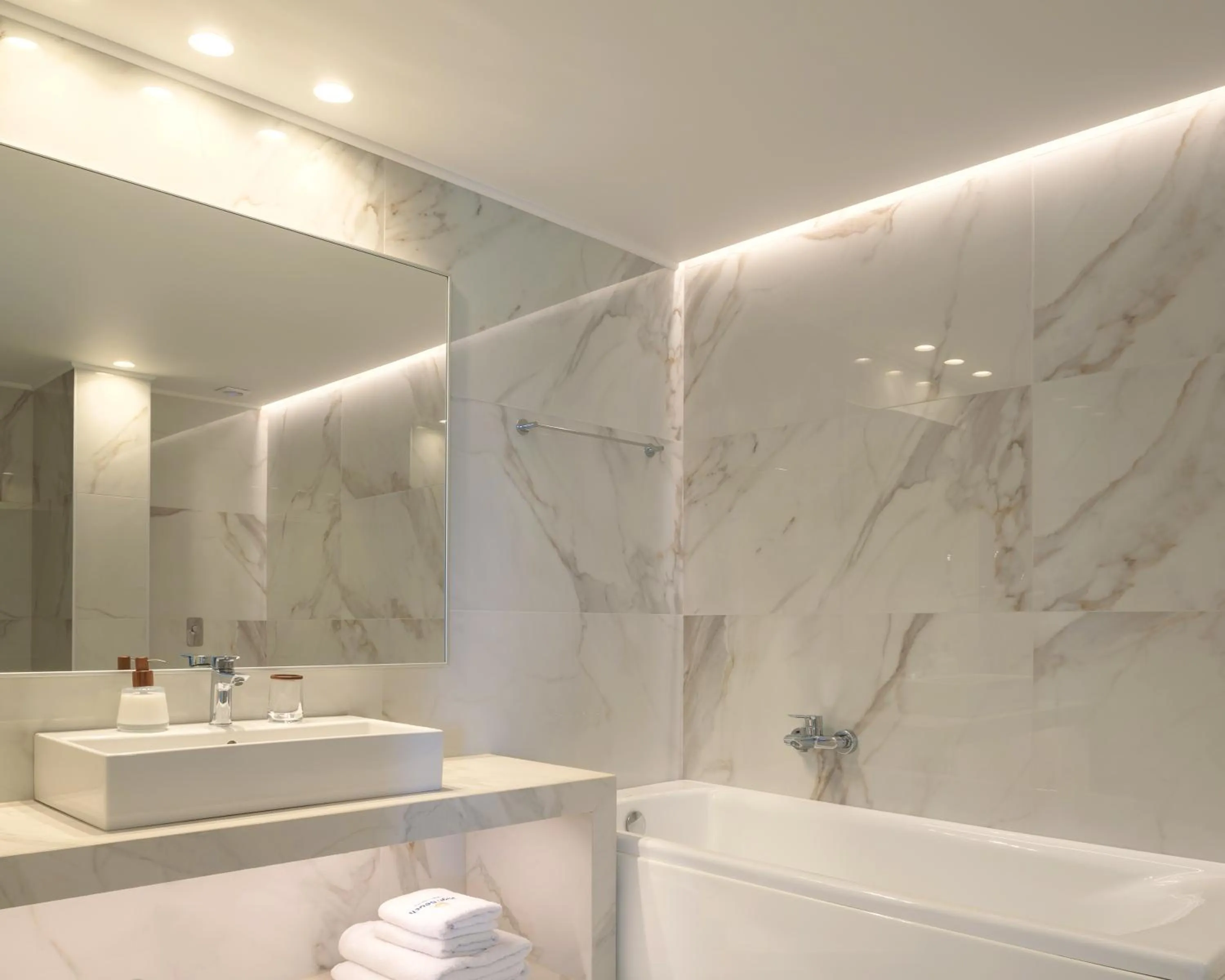 Bathroom in High Beach White - Adults Only