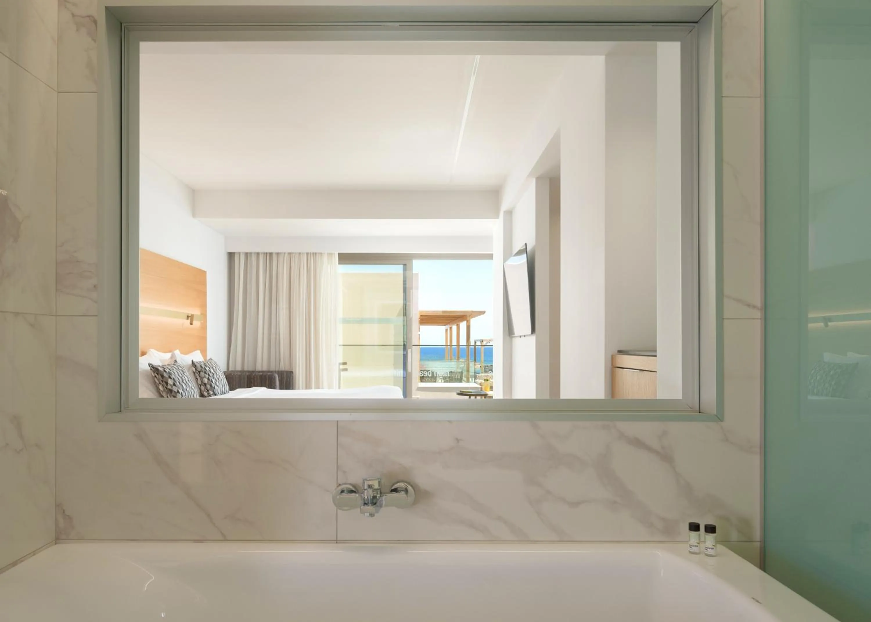 Bed in High Beach White - Adults Only